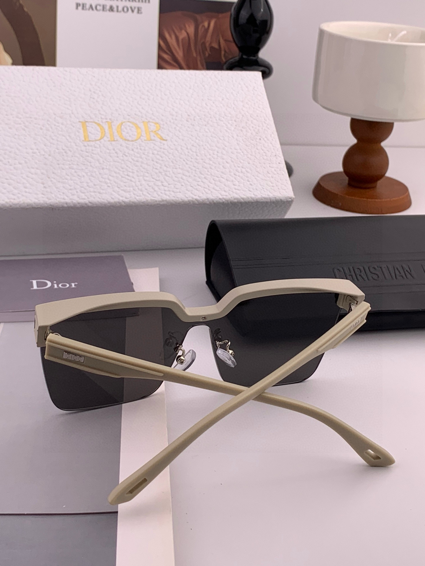 🔺 【DIOR尼龙偏光连体太阳镜】2025开春新款 潮流爆款 时尚方框偏光太阳镜 高品质 佩戴舒适 网红
