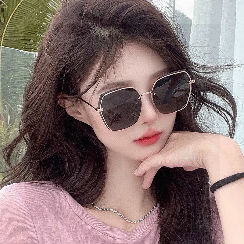 【CHANEL】香奈儿 新款尼龙偏光太眼镜，无框钻石 切边更有质感，大气女人范儿，大脸小脸都好看 ！型号