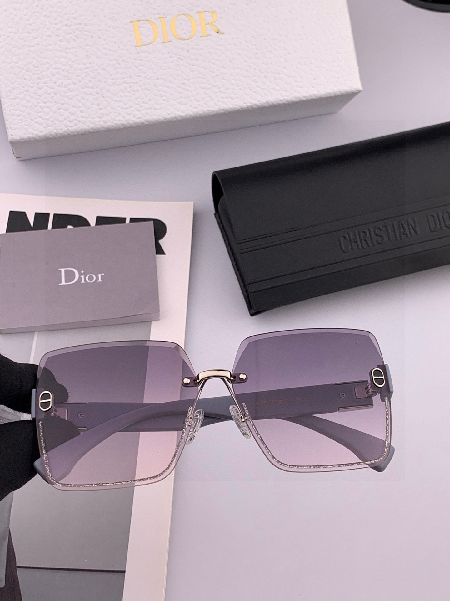 🔺 【DIOR-迪奥】2025开春新款 潮流爆款 时尚方框太阳镜 高品质 佩戴舒适 网红潮款墨镜 型号：