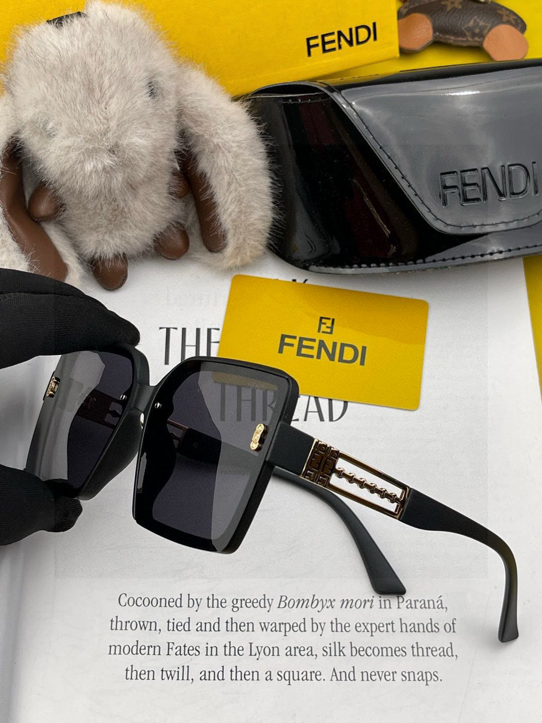 🔺 【芬迪】2025开春新款 潮流爆款 时尚方框偏光太阳镜 高品质 佩戴舒适 网红潮款墨镜 女士高清偏光