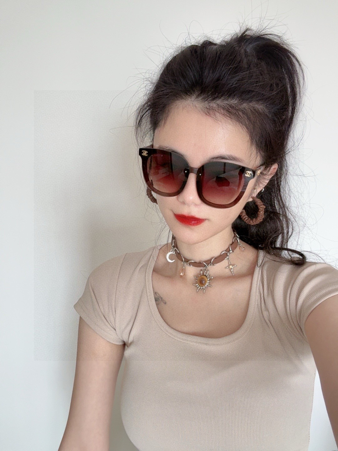 Chanel大框太阳镜墨镜 经典的方框设计，不挑脸型，无论搭配大衣还是连衣裙都非常显气质偏光镜片预防紫外