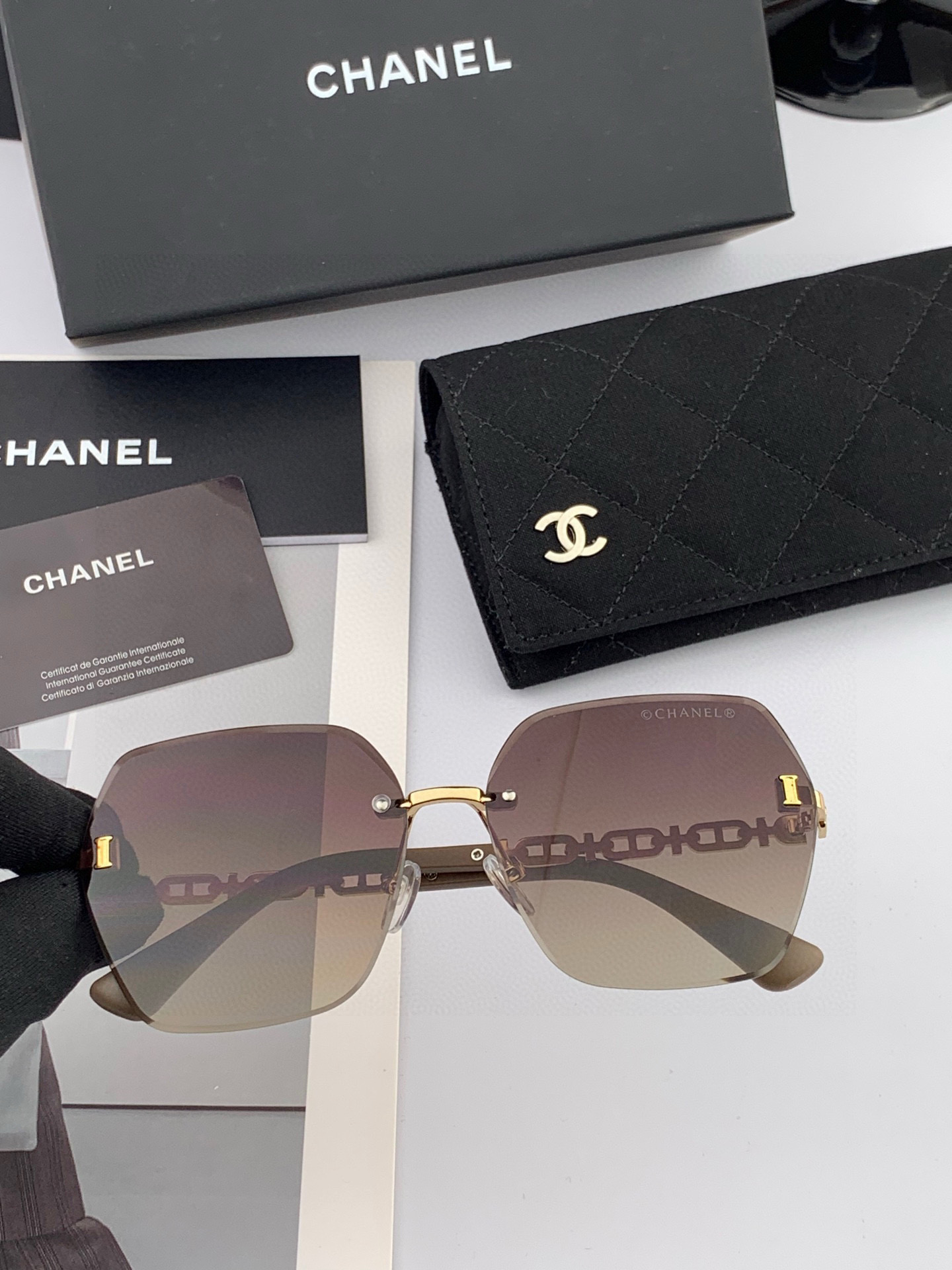 🔺 【香奈儿】2025开春新款 潮流爆款 时尚方框太阳镜 高品质 佩戴舒适 网红潮款墨镜 女士高清太阳镜