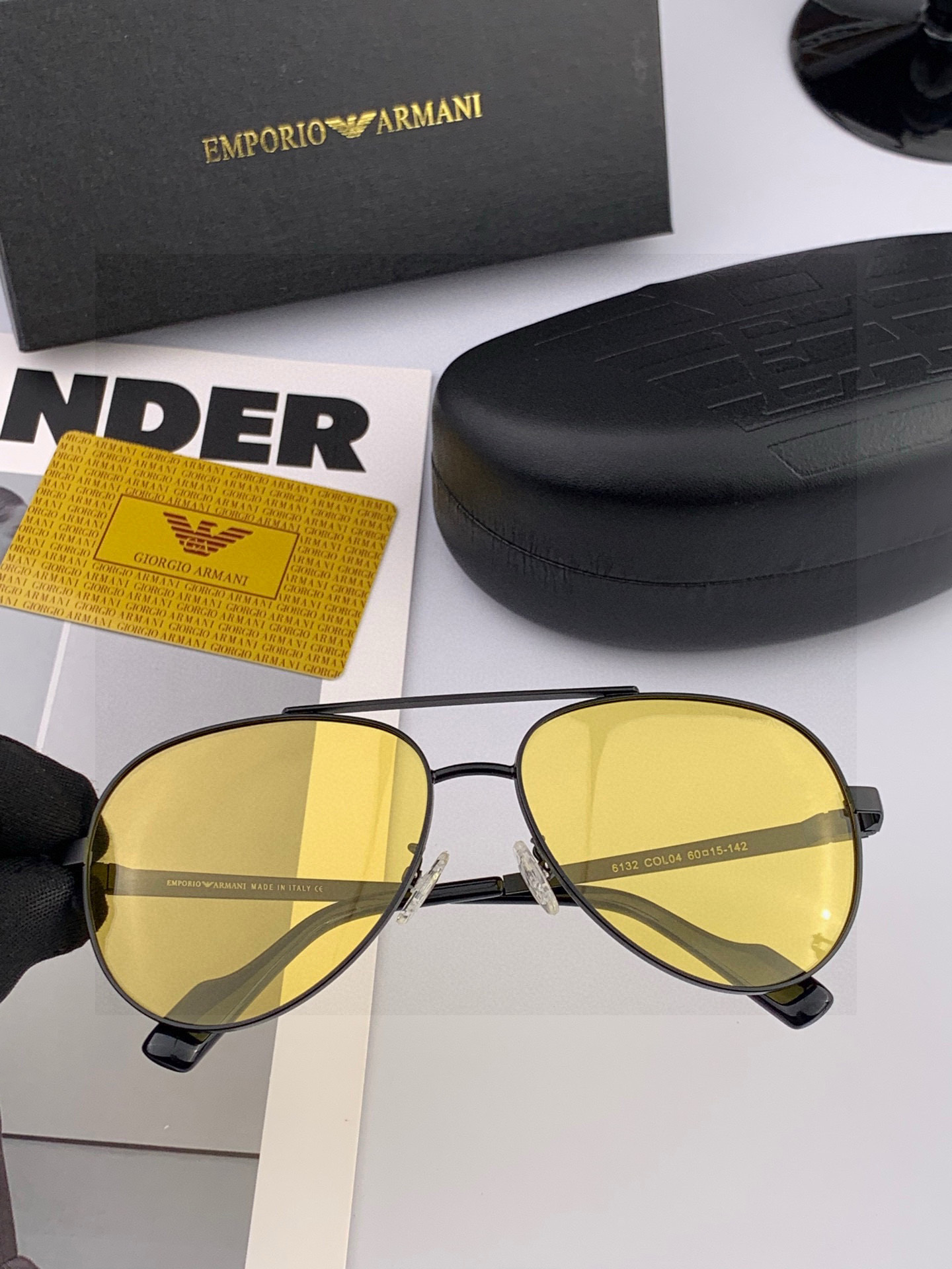 【阿玛尼】2025新款超百搭金属尼龙太阳镜、造型轮廓超大镜框完美修饰脸型，时尚超级百搭 ！型号：A261