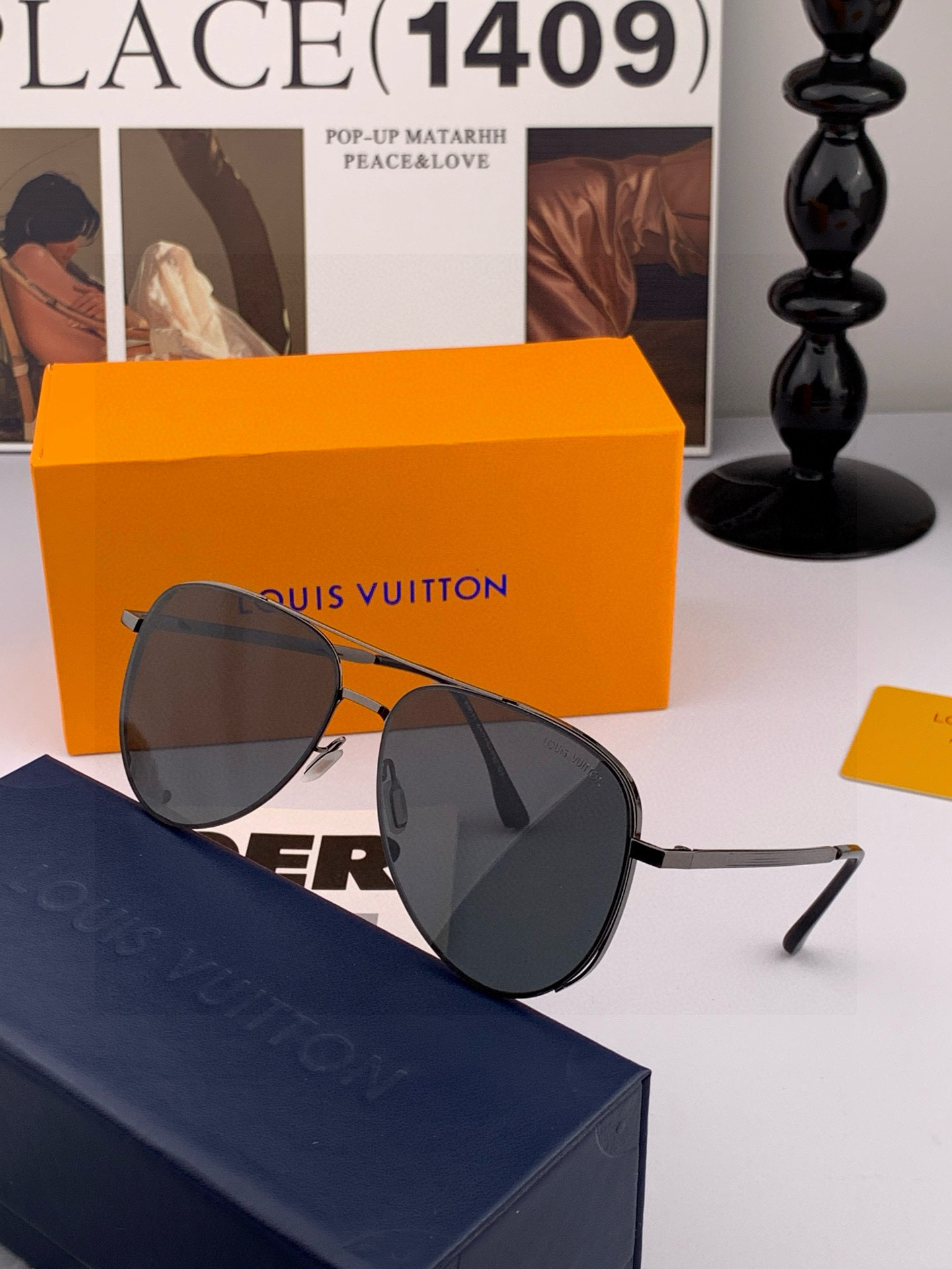 LV 男款炫彩飞行员偏光太阳镜 ❤️材质：高清尼龙加厚卡槽高清偏光镜片 🌹无边框镜架💕颜👍型号：L089