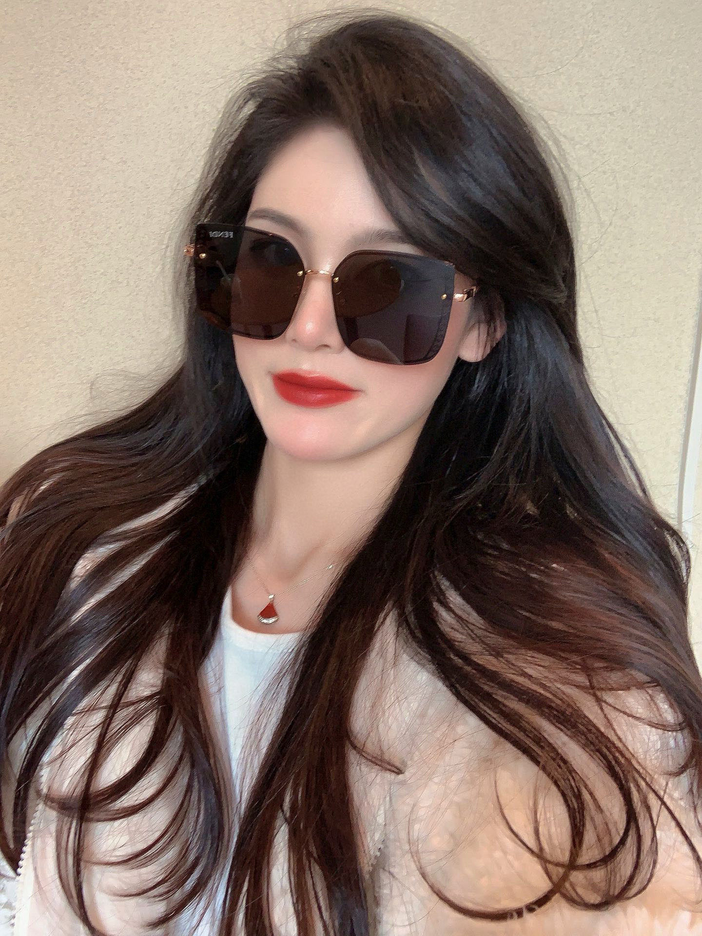 🔺 【芬迪】2025开春新款 潮流爆款 时尚方框偏光太阳镜 高品质 佩戴舒适 网红潮款墨镜 女士高清偏光