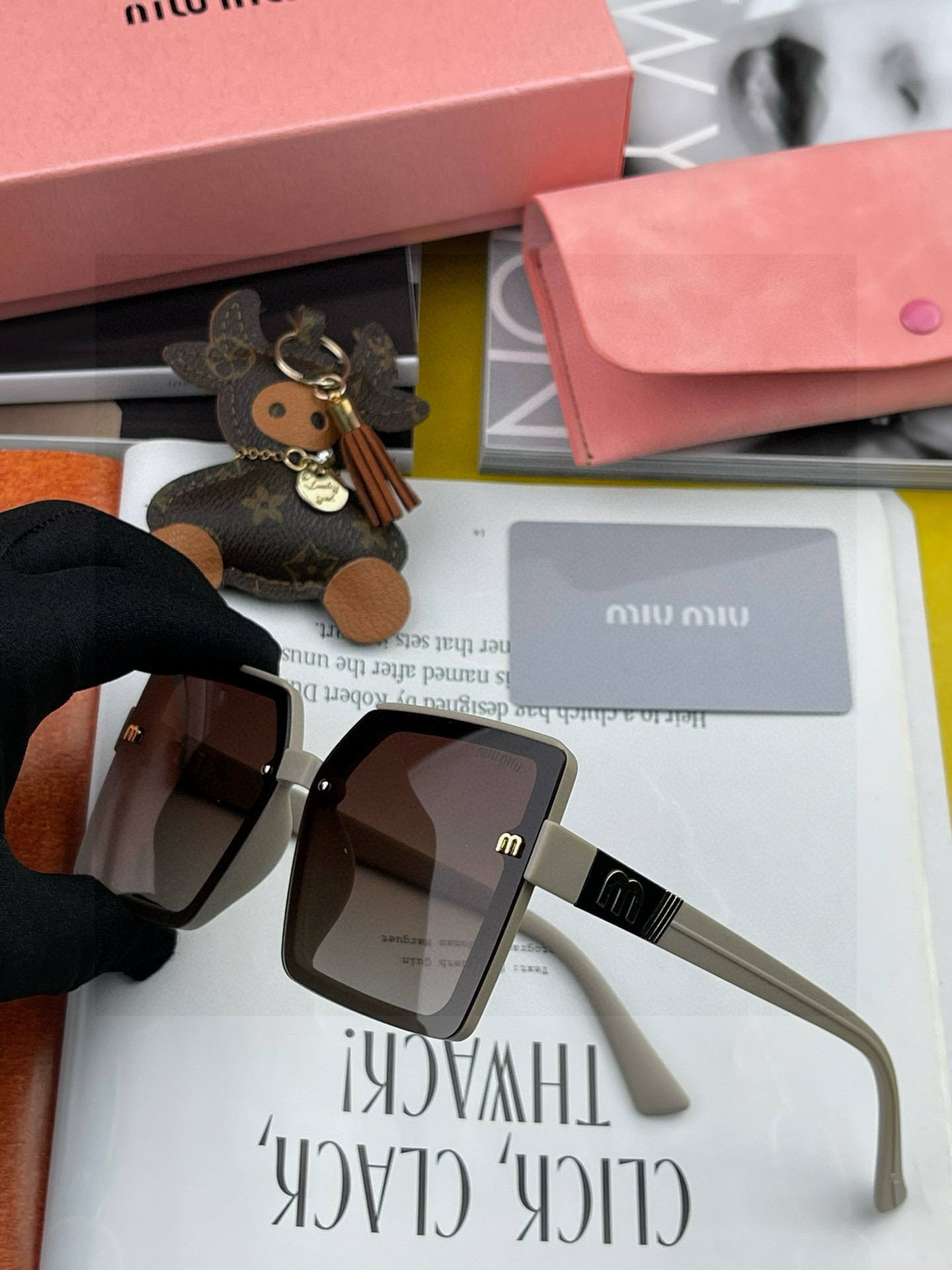 🔺 【缪缪 TR偏光太阳镜】2025开春新款 潮流爆款 时尚方框偏光太阳镜 高品质 佩戴舒适 网红潮款墨