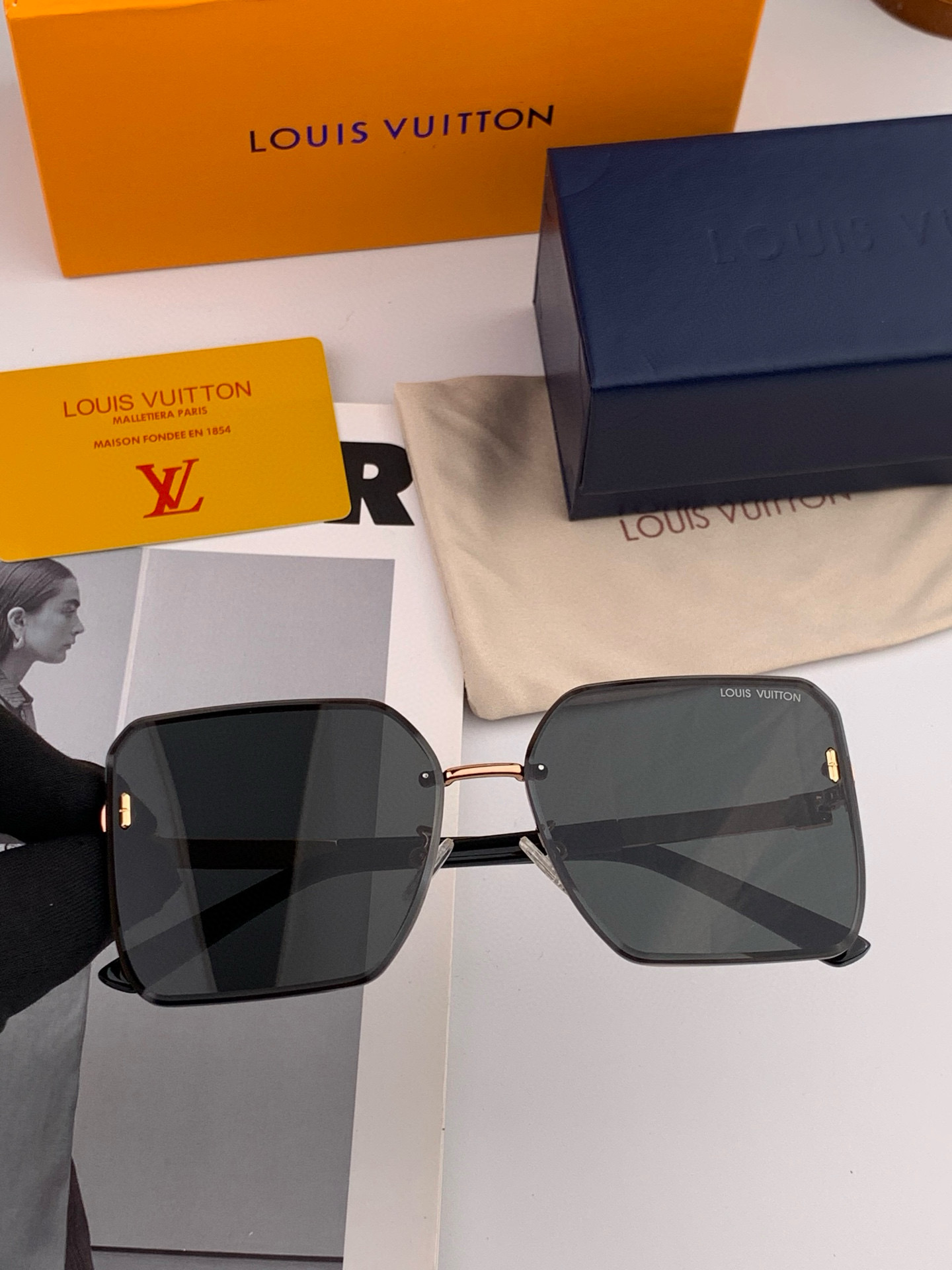 【TR尼龙偏光系列】lv大框太阳镜墨镜经典的方框设计，不挑脸型，无论搭配大衣还是连衣裙都非常显气质尼龙偏