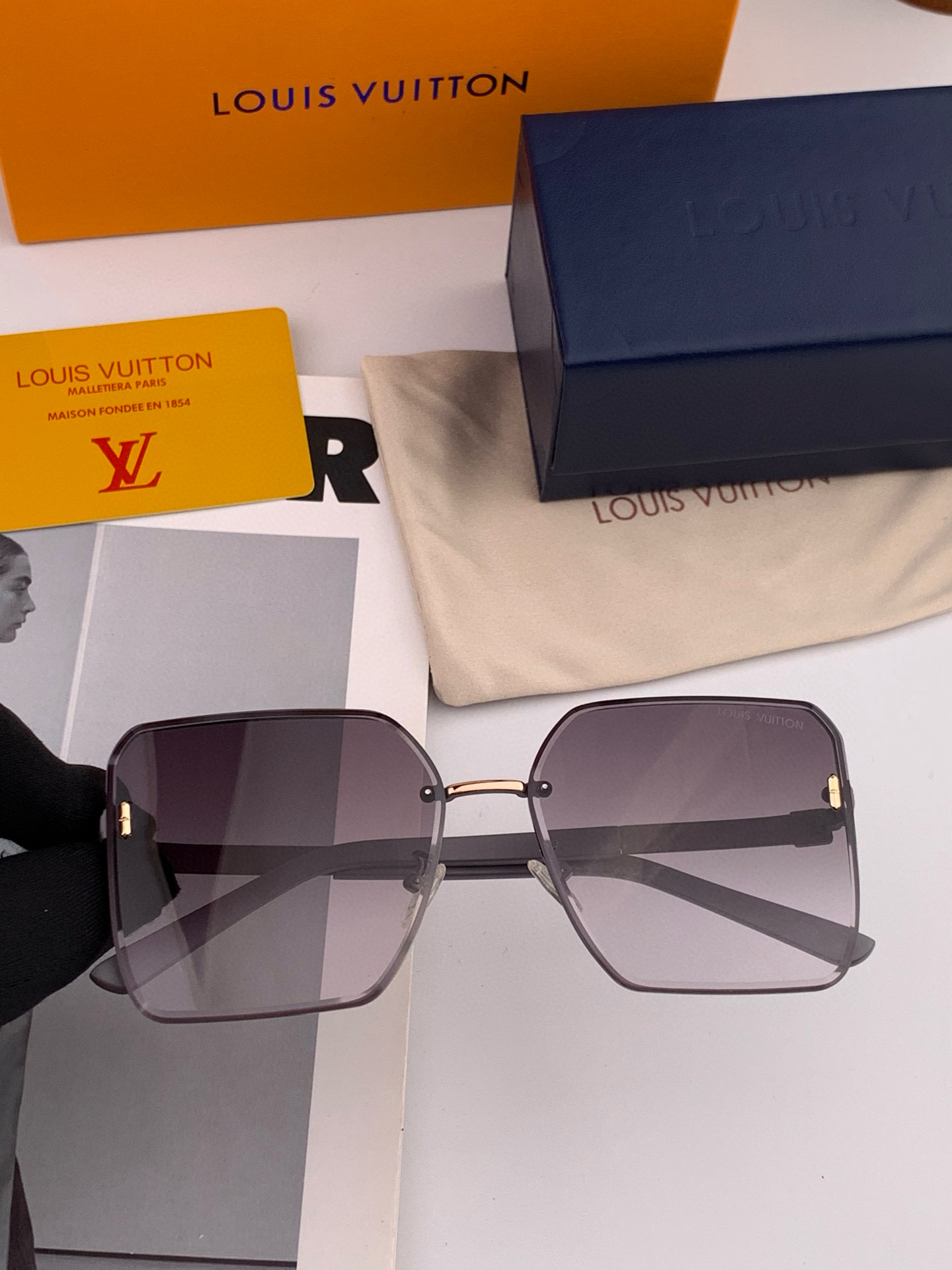 【TR尼龙偏光系列】lv大框太阳镜墨镜经典的方框设计，不挑脸型，无论搭配大衣还是连衣裙都非常显气质尼龙偏