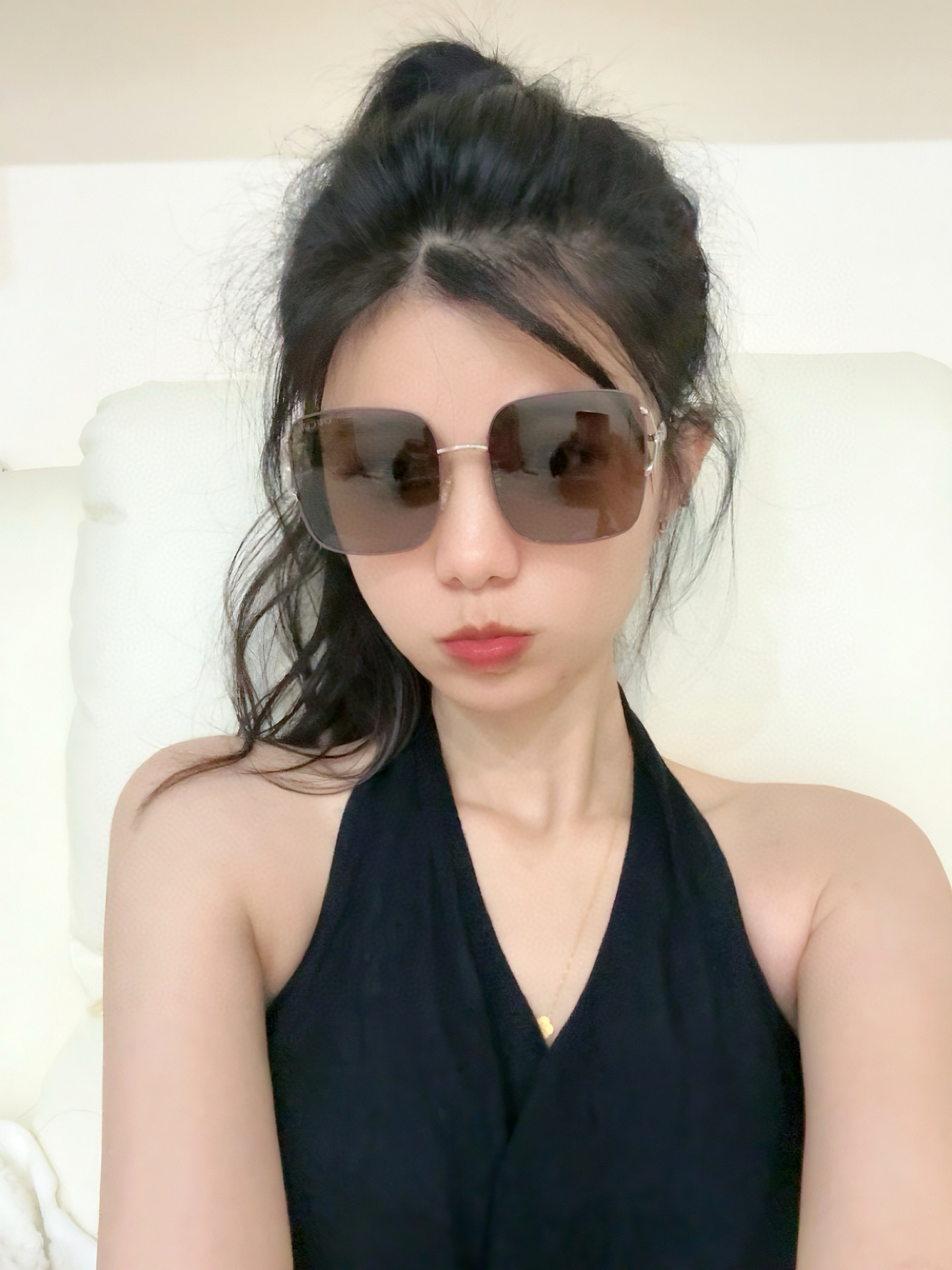 LV开春新款 最新款方框太阳镜 各路网红纷纷带起气场满分‼️ 俏皮甜美.上脸效果更佳.金属质感超好 型号