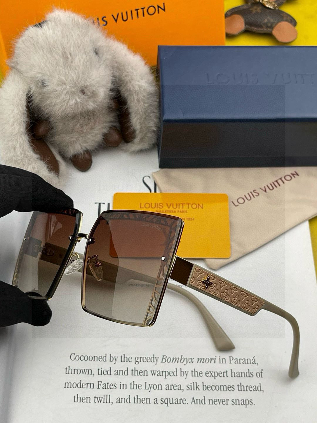 【尼龙系列】lv大框太阳镜墨镜经典的方框设计，不挑脸型，无论搭配大衣还是连衣裙都非常显气质尼龙镜片预防紫