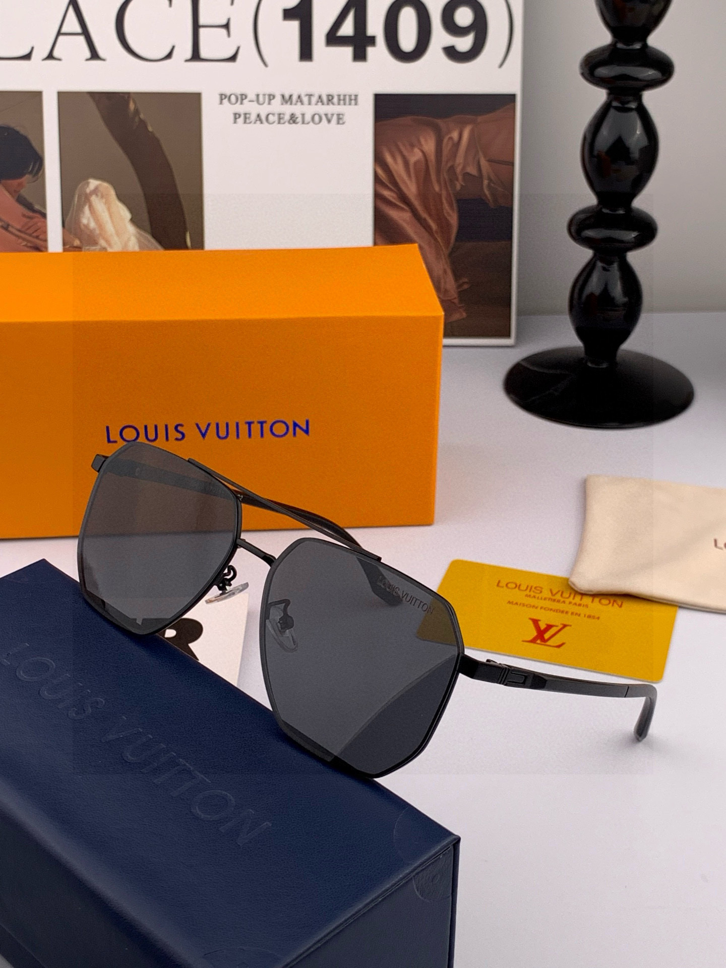 LV 男款炫彩飞行员偏光太阳镜 ❤️材质：高清尼龙加厚卡槽高清偏光镜片 🌹无边框镜架💕颜👍型号：L889