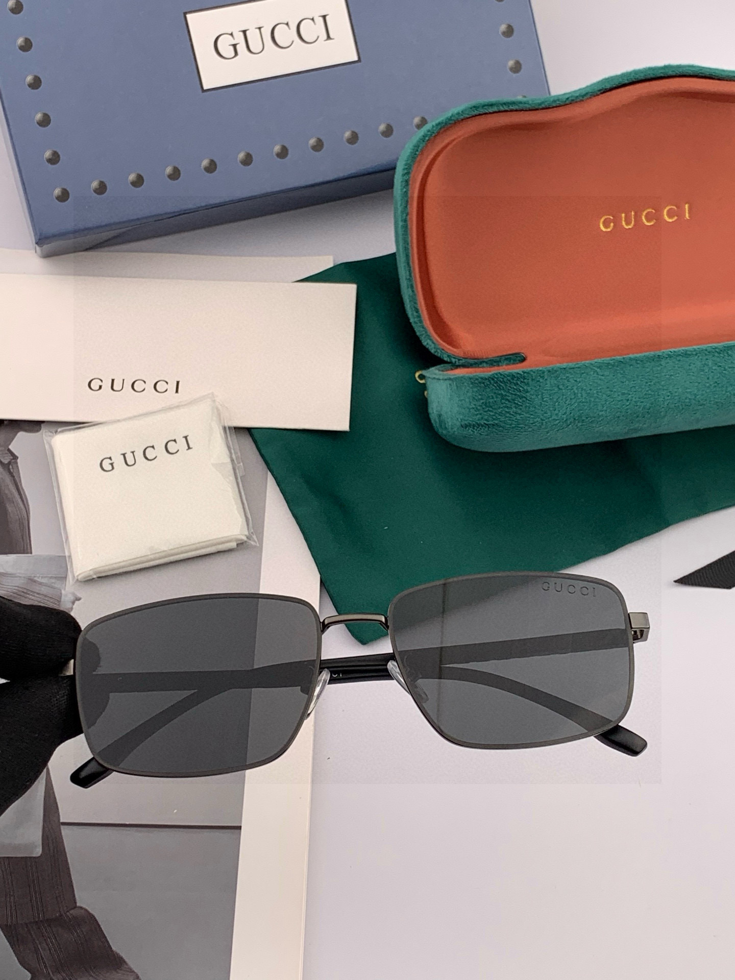 GUCCI 男款炫彩飞行员偏光太阳镜 ❤️材质：高清尼龙加厚卡槽高清偏光镜片 🌹无边框镜架💕颜👍型号：G