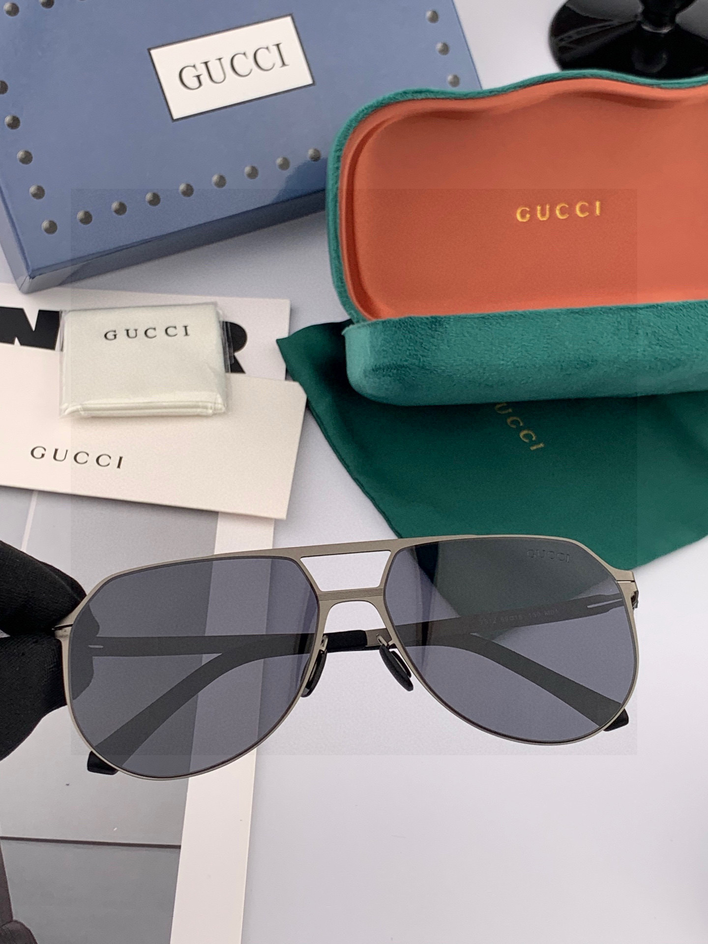 ♦️ GUCCI 2025新款男女情侣款太阳镜多边形墨镜iP电镀永不褪色 超轻超有弹性整幅眼镜无螺丝重要