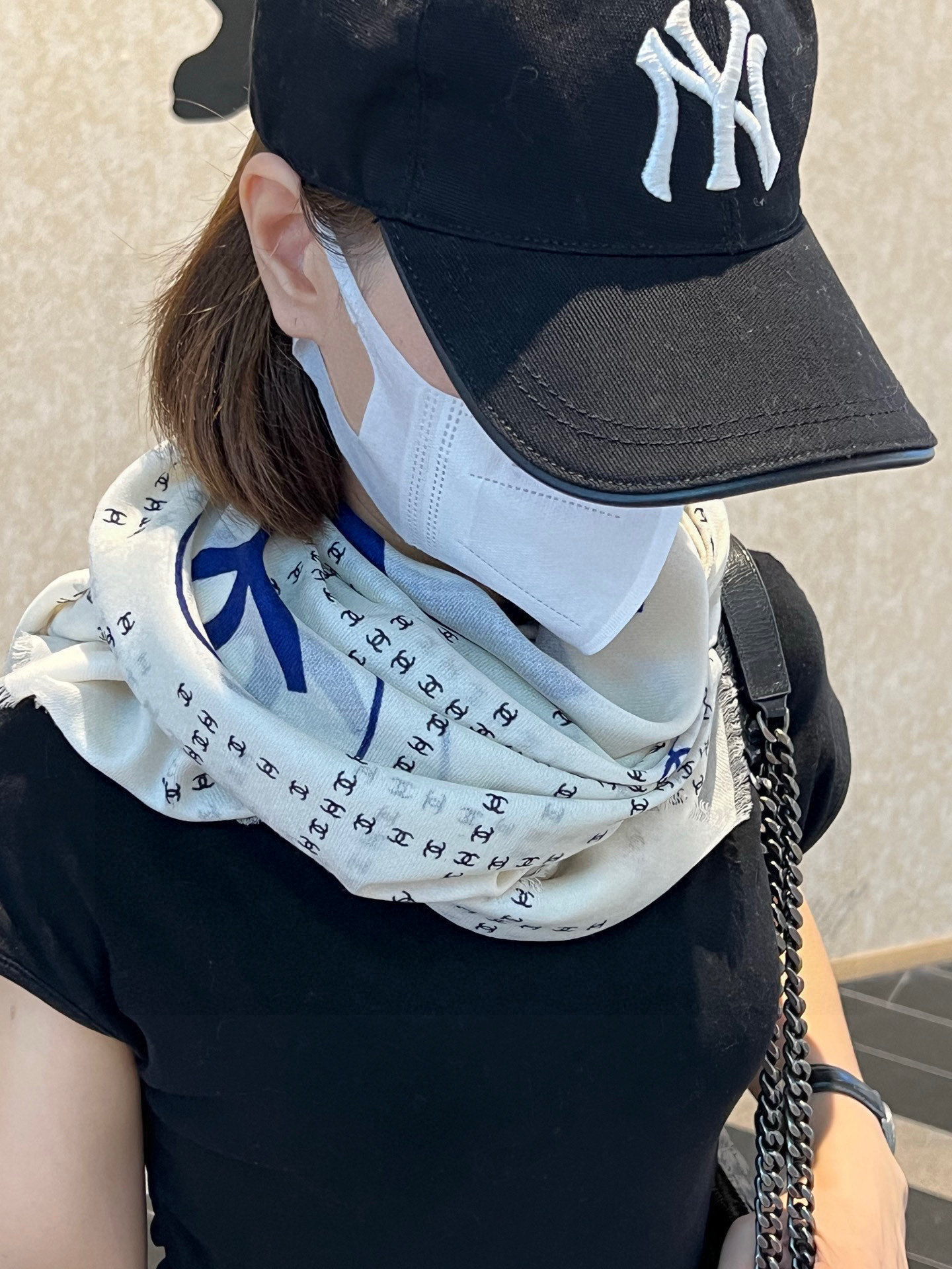 新款💖💖💃🏻💃🏻小香【双C标志网格方巾140】须边羊绒方巾‼️抢‼️VIP推荐 ‼️👍下手一定要快【高端