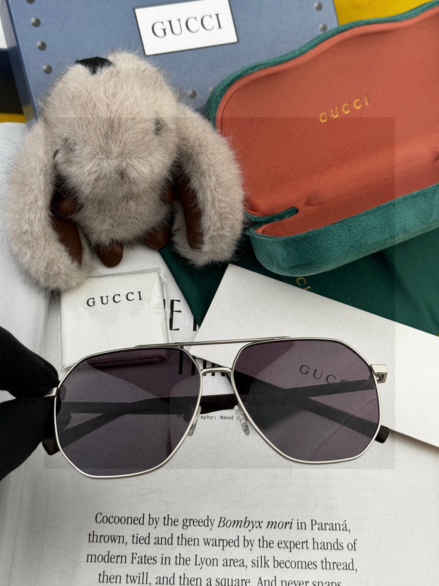 Gucci 。 高品质男女款墨镜 👍 进口宝丽来偏光镜片 。蛤蟆镜 开车钓鱼都可 。百搭显瘦墨镜韩版男士