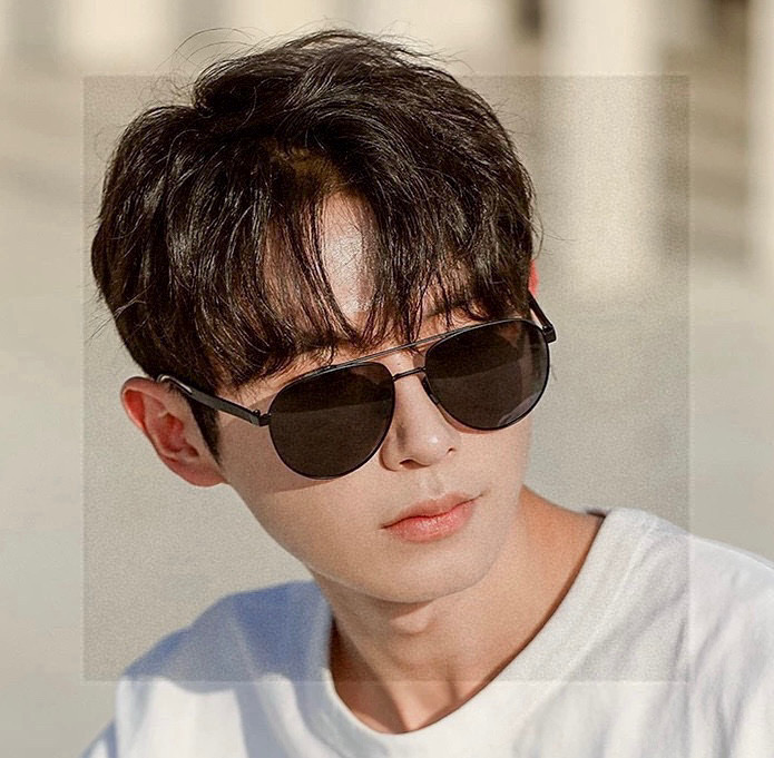 Gucci 。 高品质男女款墨镜 👍 进口宝丽来偏光镜片 。蛤蟆镜 开车钓鱼都可 。百搭显瘦墨镜韩版男士