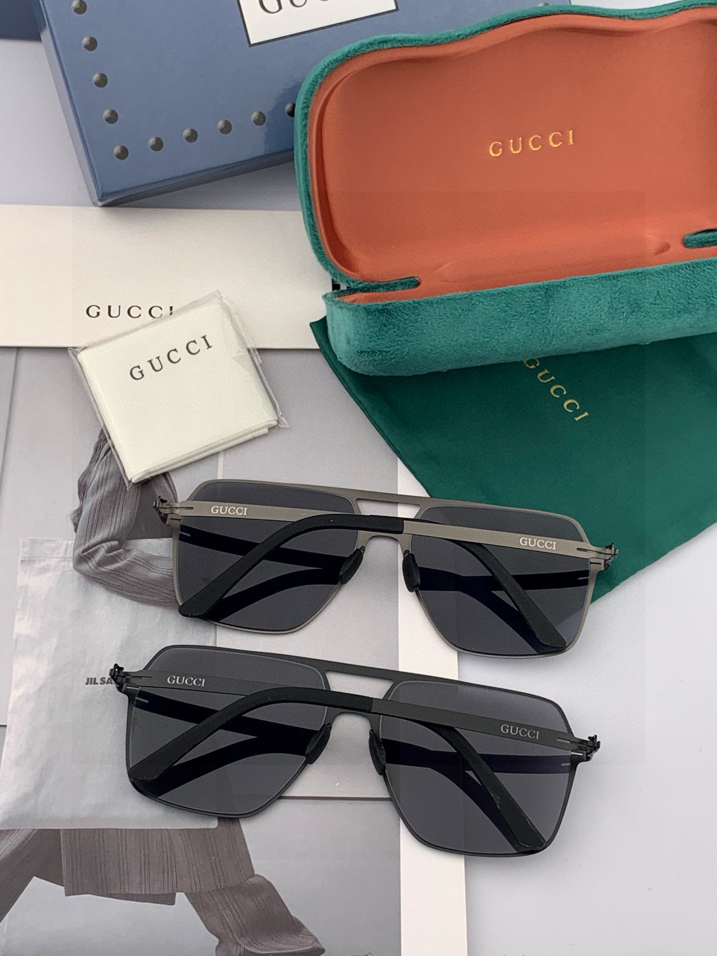 GUCC* 2025 新款男女情侣款太阳iP电镀永不褪色 卖点：超轻超有弹性整幅眼镜无螺丝重要的是压不坏