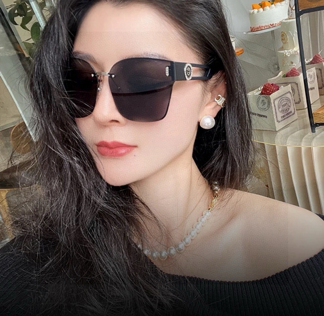 🔺 【GUCCI】2025开春新款 潮流爆款 时尚方框太阳镜 高品质 佩戴舒适 网红潮款墨镜 型号：G3