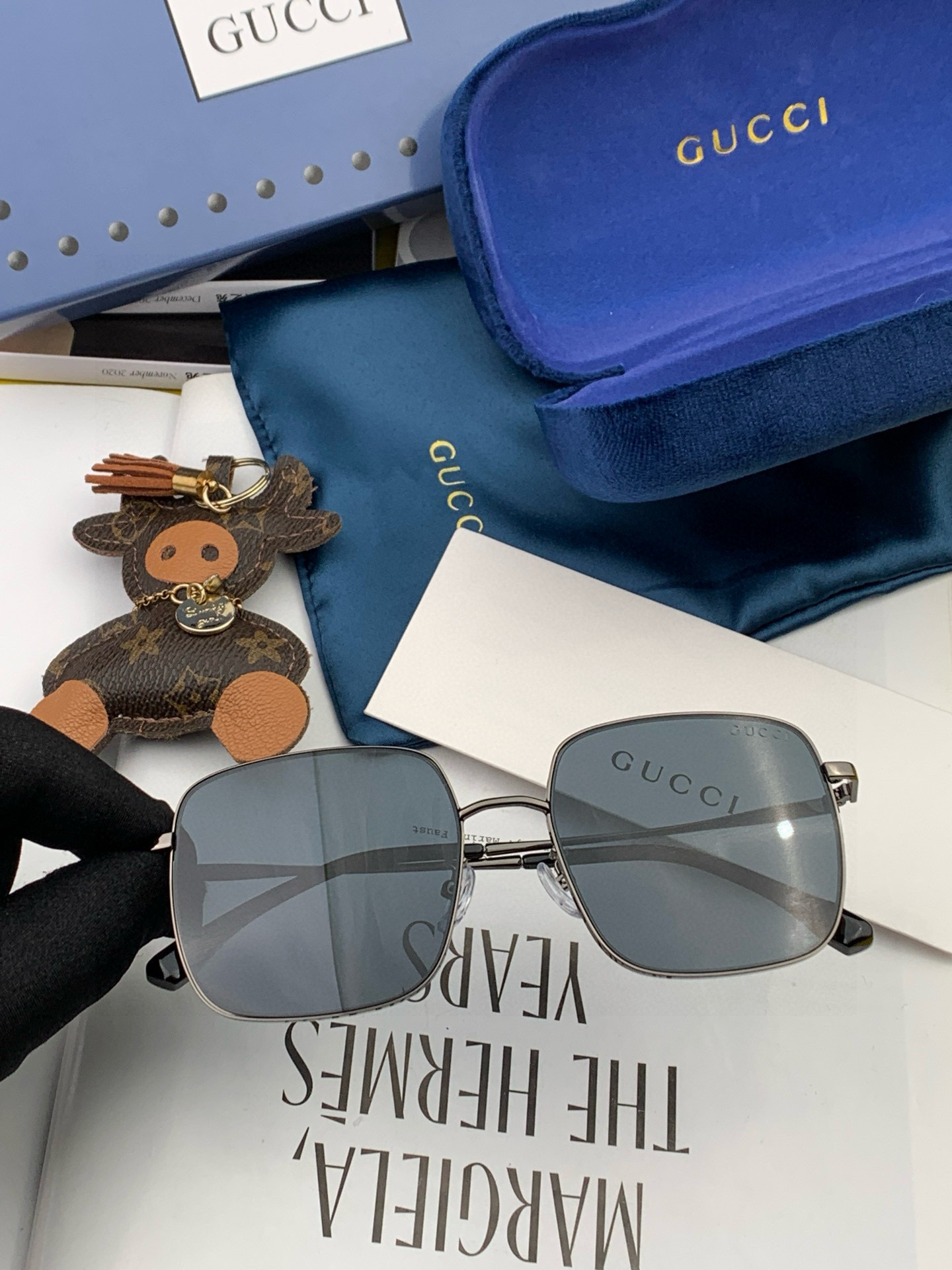 GUCCI 男款炫彩飞行员偏光太阳镜 ❤️材质：高清尼龙加厚卡槽高清偏光镜片 🌹无边框镜架💕颜👍型号：G