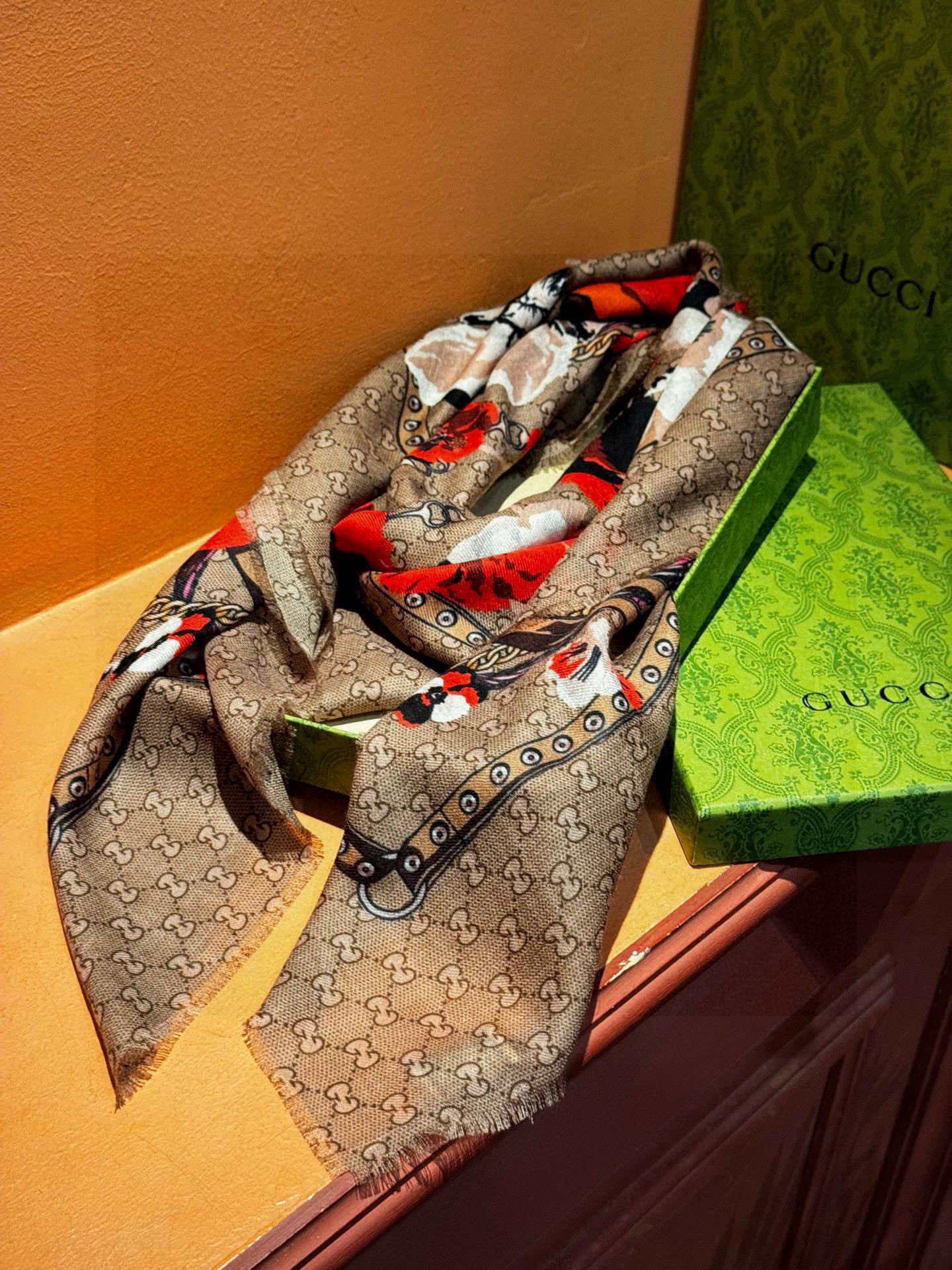 爆款出货 真正的海外原版货——从海外买的正品花了一个月画稿打版，要做咱们就做最好的💯 一花四色每色都把我