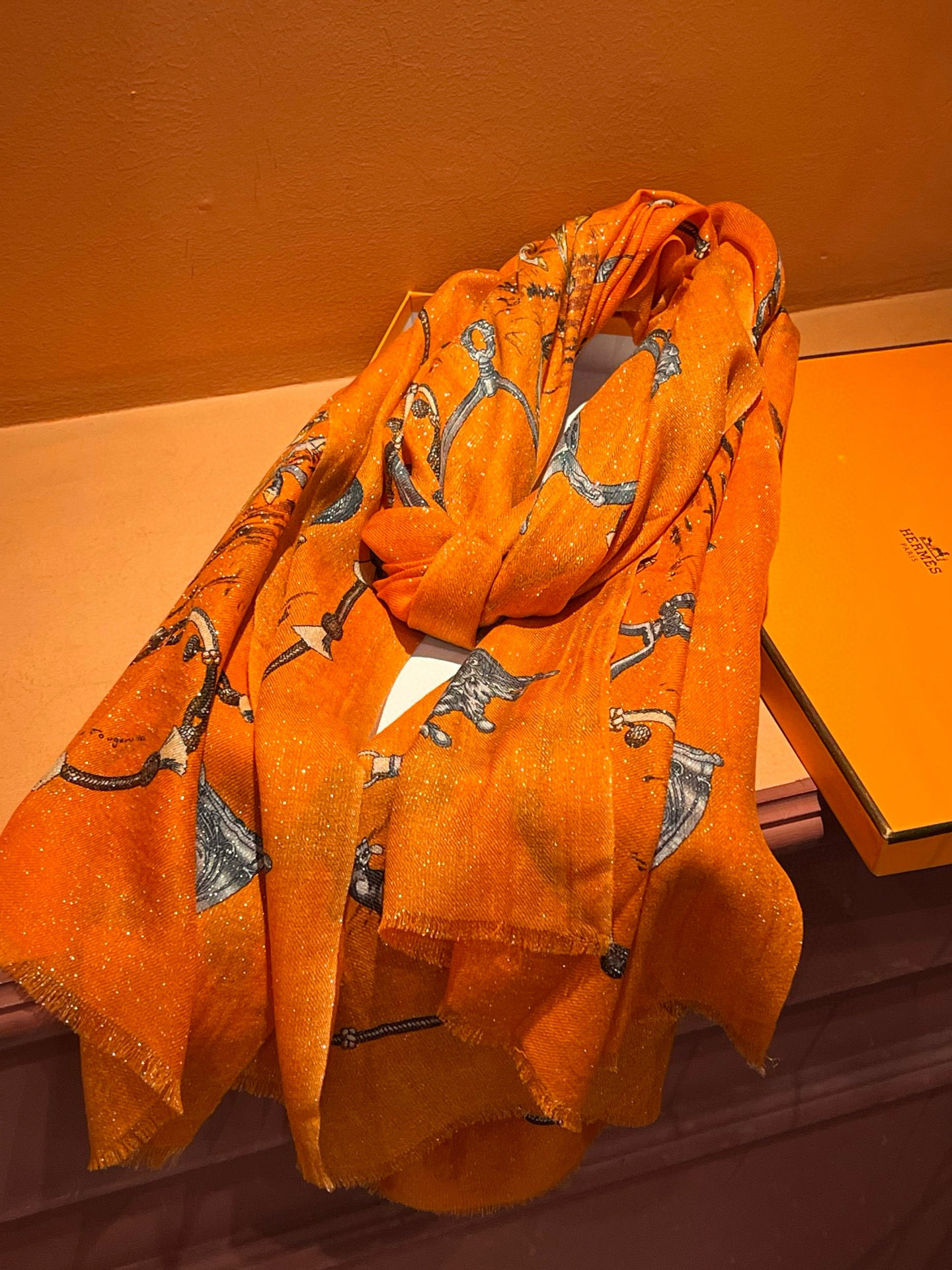 会发光发亮的围巾 新款🆕🏇🏇买了都说好看‼️推荐💕顶级工艺超值‼️爱马仕专柜爆款🎁💟立体呈现图案纹路实物