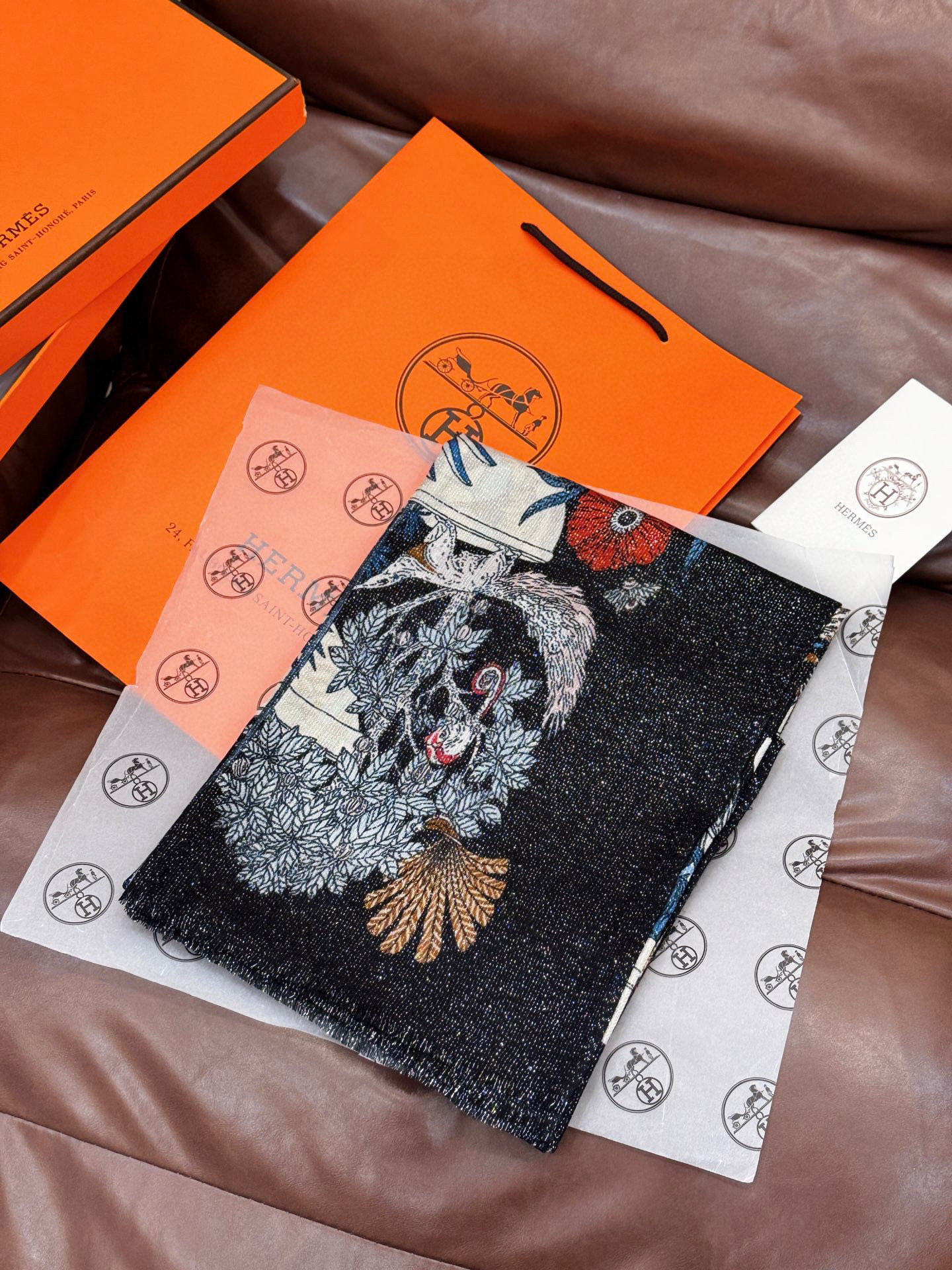 会发光发亮的围巾 羊绒新款🆕👏买了都说好看‼️推荐💕爱马仕双面同色羊绒方巾，【奇珍乐园】顶级工艺超值‼️