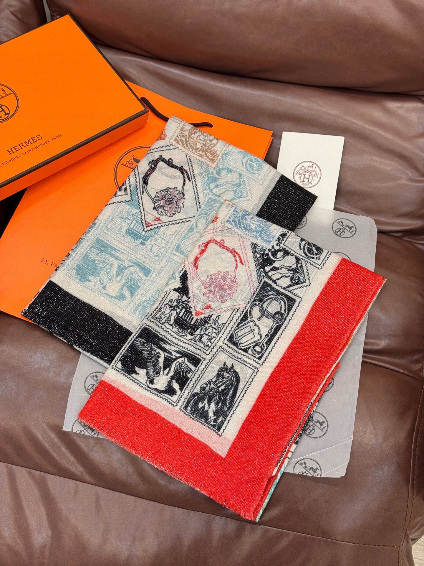 会发光发亮的围巾 羊绒新款🆕👏买了都说好看‼️推荐💕爱马仕羊绒方巾，顶级工艺超值‼️爱马仕专柜爆款🎁💟立