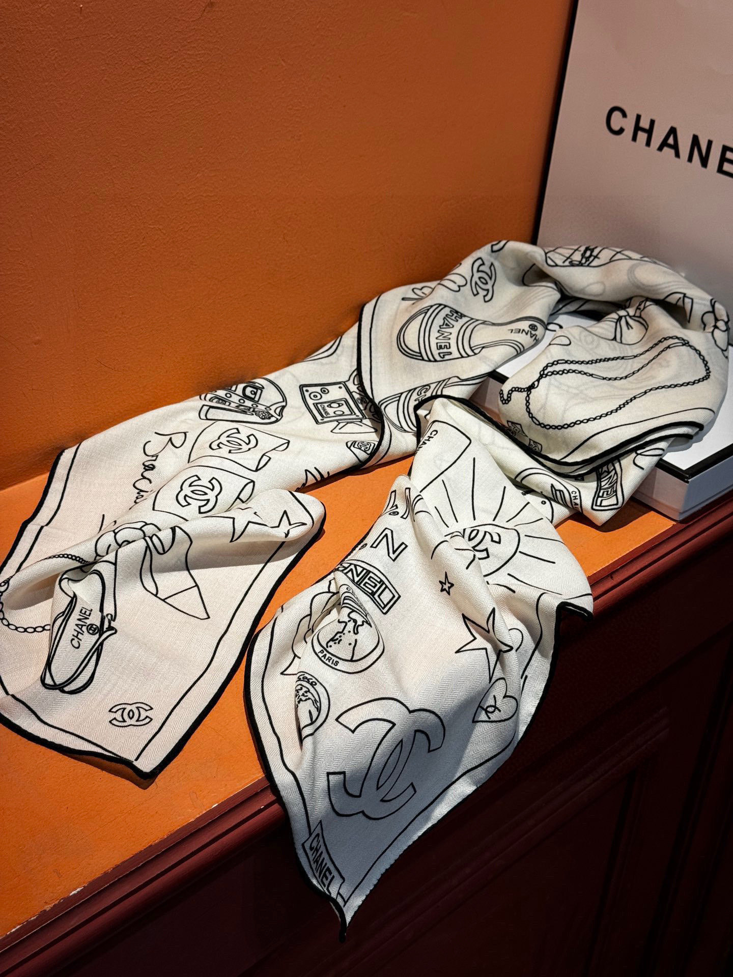 【升级双面同色 加密面料】 上新❤️ 140*140台版印花 黑白二色 高级都市新贵!山茶花的再一次邂逅