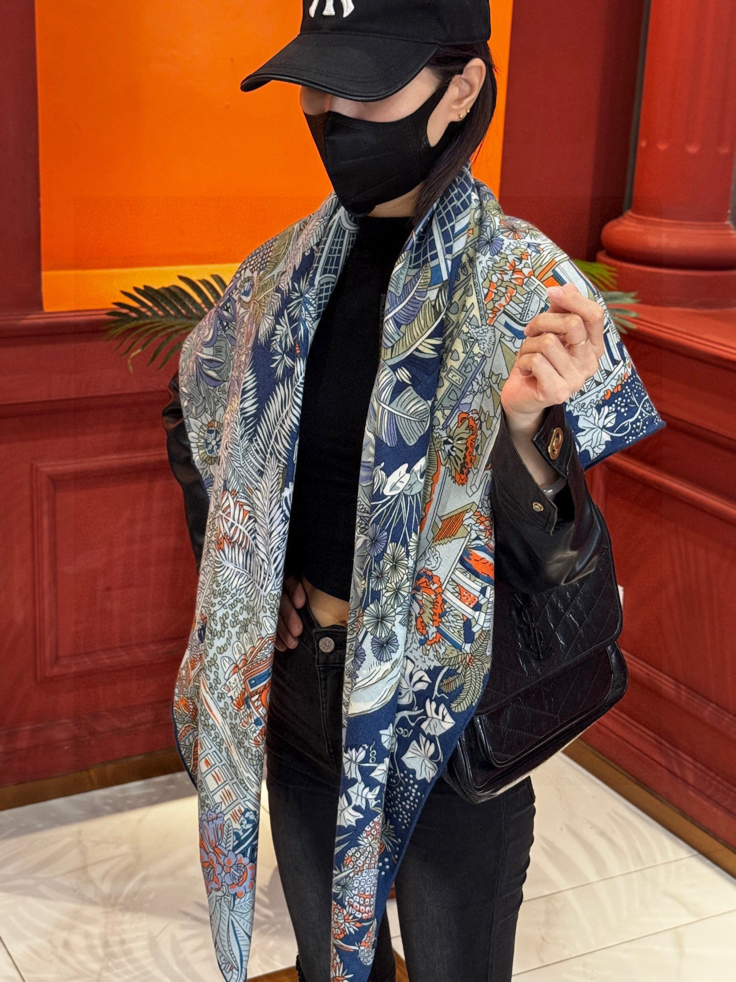 💟2025年秋冬抢先 上新💞【双面同色丝绒方巾】手工卷边山羊绒和真丝混纺披肩(70%山羊绒,30%桑蚕丝