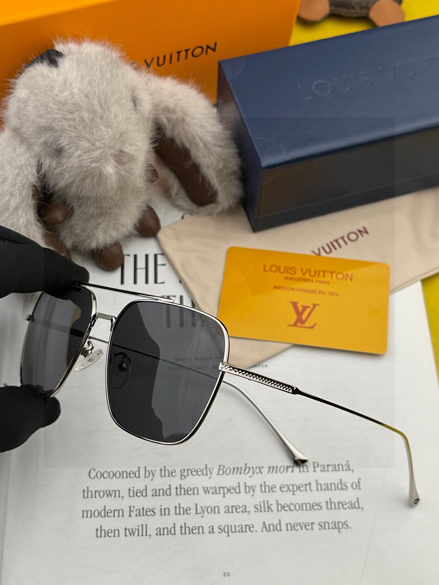 Lv 。 高品质男女款墨镜 👍 进口宝丽来偏光镜片 。蛤蟆镜 开车钓鱼都可 。百搭显瘦墨镜韩版男士飞行员