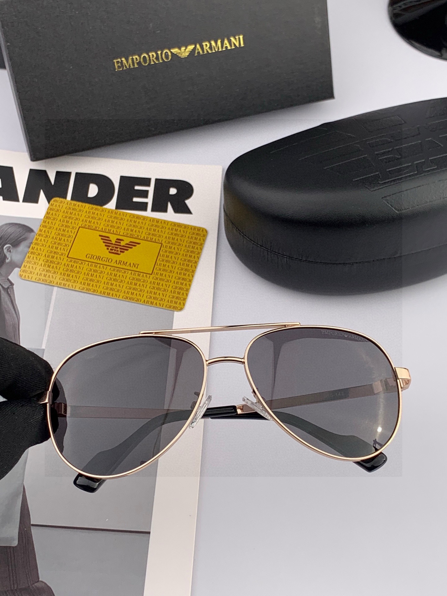 【阿玛尼】2025新款超百搭金属尼龙太阳镜、造型轮廓超大镜框完美修饰脸型，时尚超级百搭 ！型号：A261