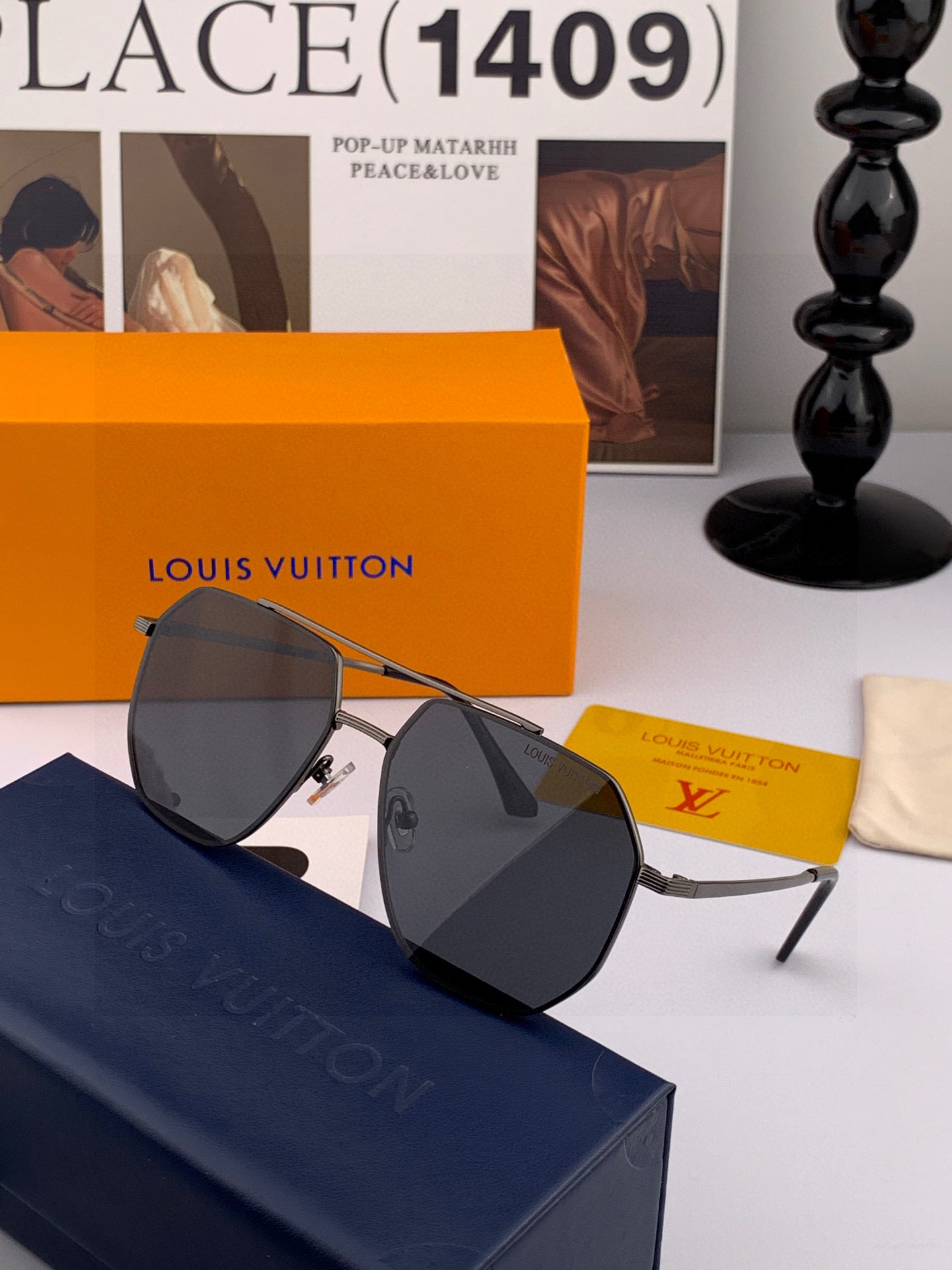 LV 男款炫彩飞行员偏光太阳镜 ❤️材质：高清尼龙加厚卡槽高清偏光镜片 🌹无边框镜架💕颜👍型号：L289