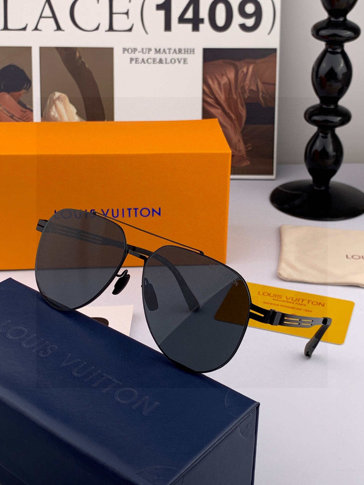 ♦️LV 2025新款男女情侣款太阳镜多边形墨镜iP电镀永不褪色 超轻超有弹性整幅眼镜无螺丝重要的是压不