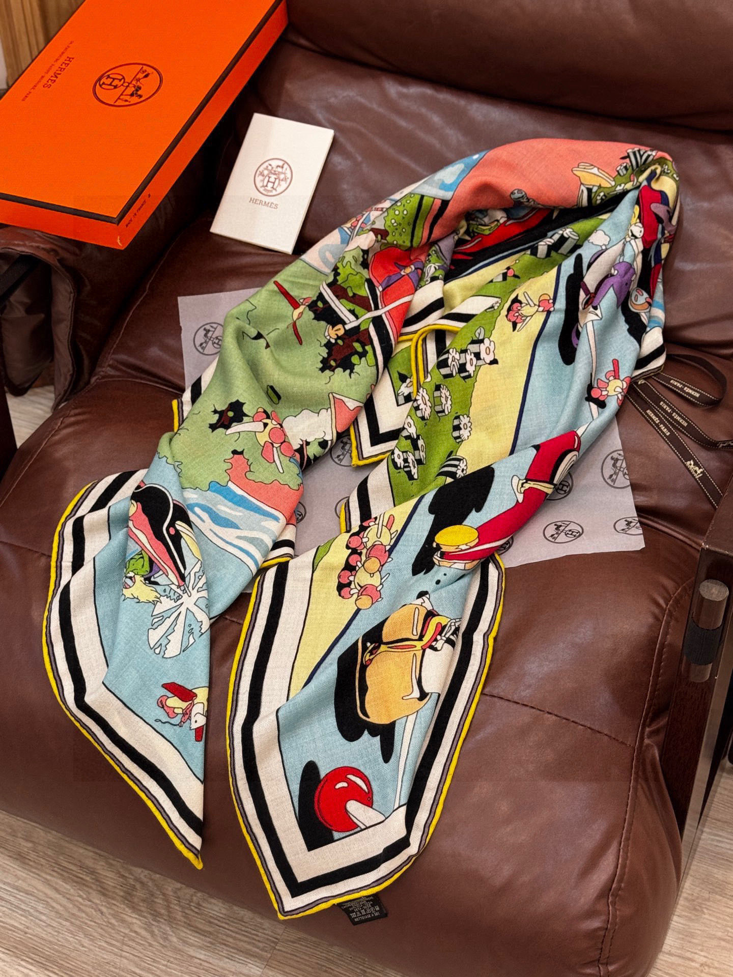 H,目前最热门的 “超现实爱马仕枢纽” 风靡全宇宙,听名字就充斥着未来空间♥️艺术品一样的存在,会绝版的