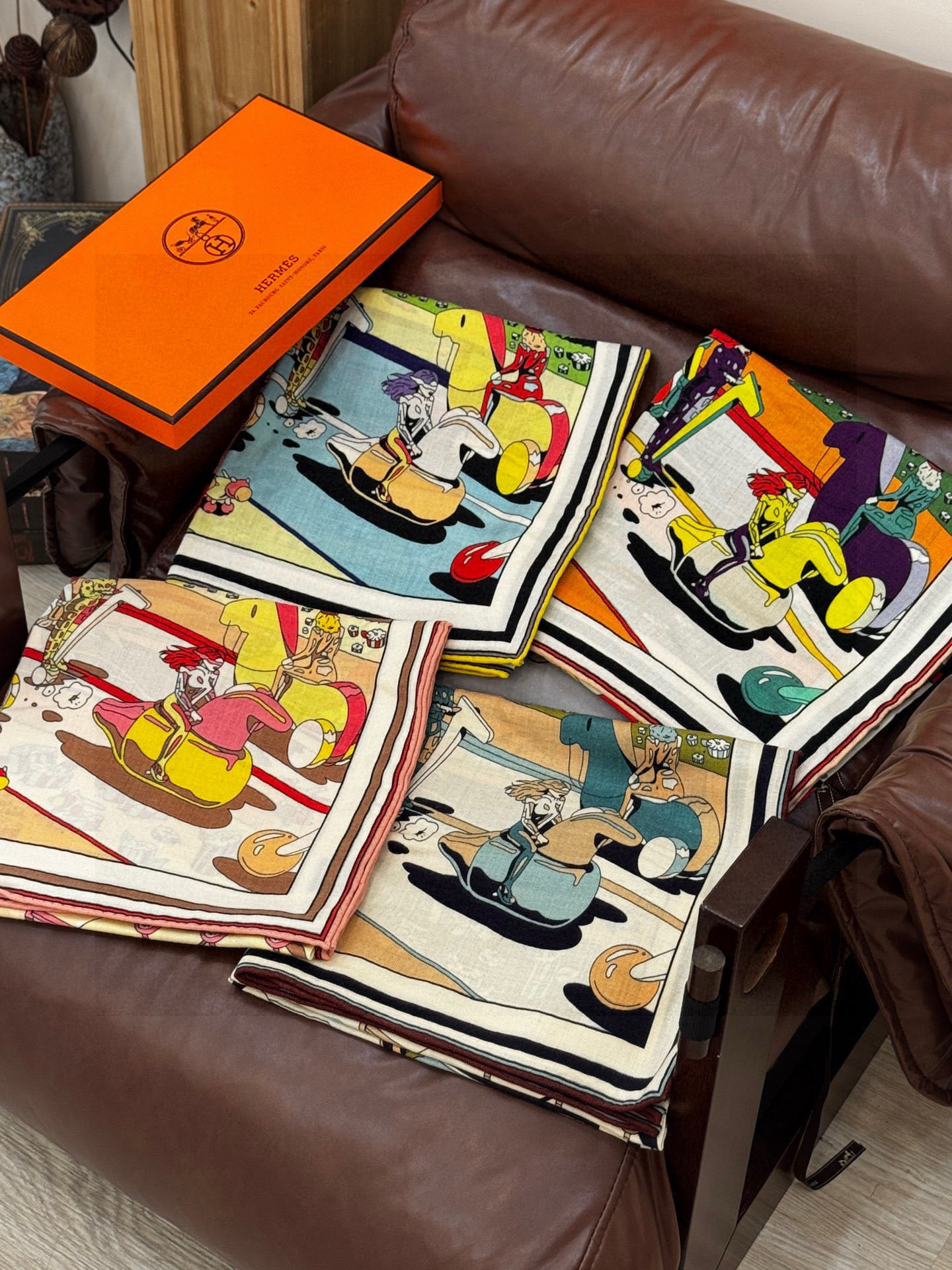 H,目前最热门的 “超现实爱马仕枢纽” 风靡全宇宙,听名字就充斥着未来空间♥️艺术品一样的存在,会绝版的