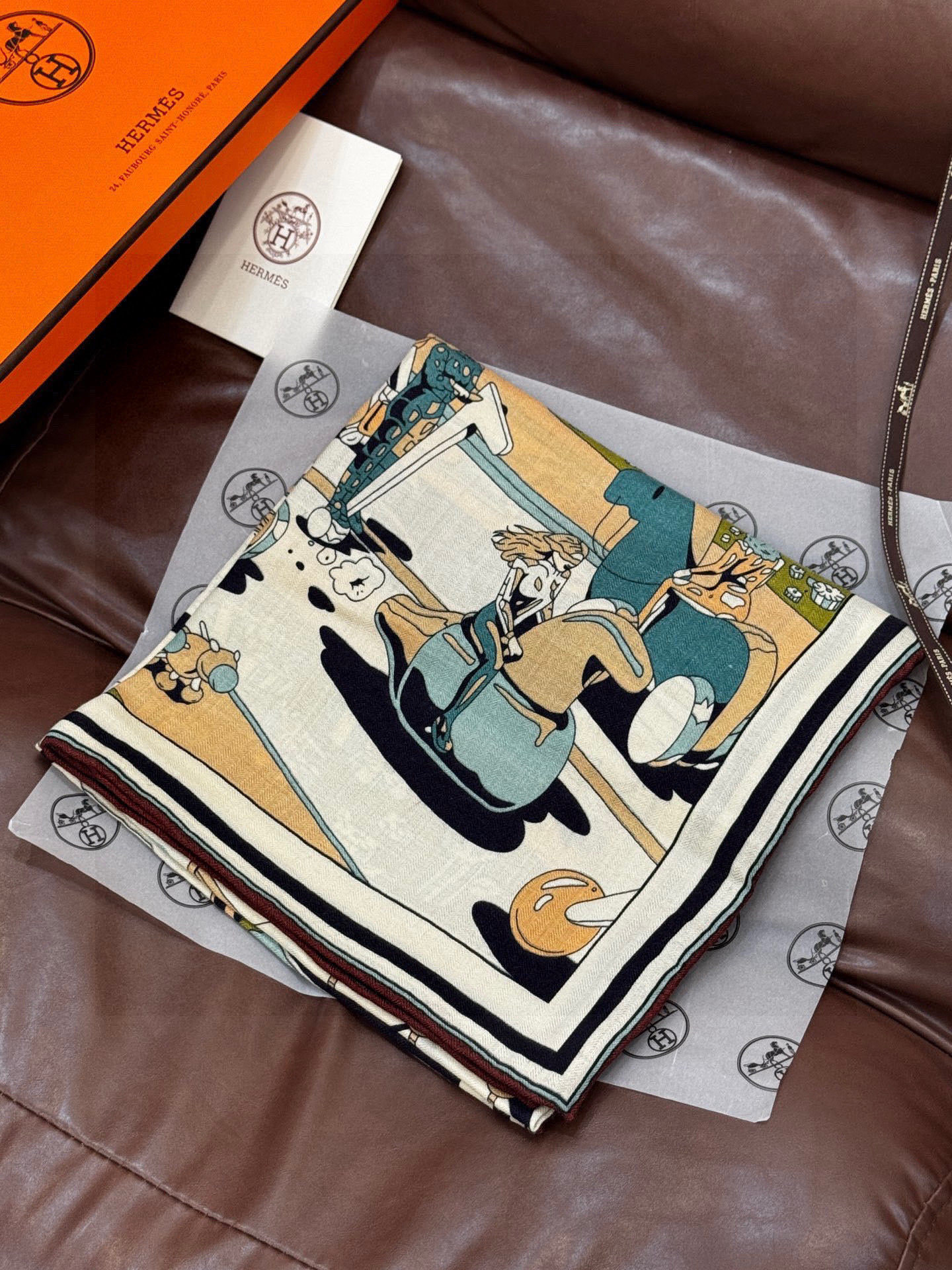 H,目前最热门的 “超现实爱马仕枢纽” 风靡全宇宙,听名字就充斥着未来空间♥️艺术品一样的存在,会绝版的