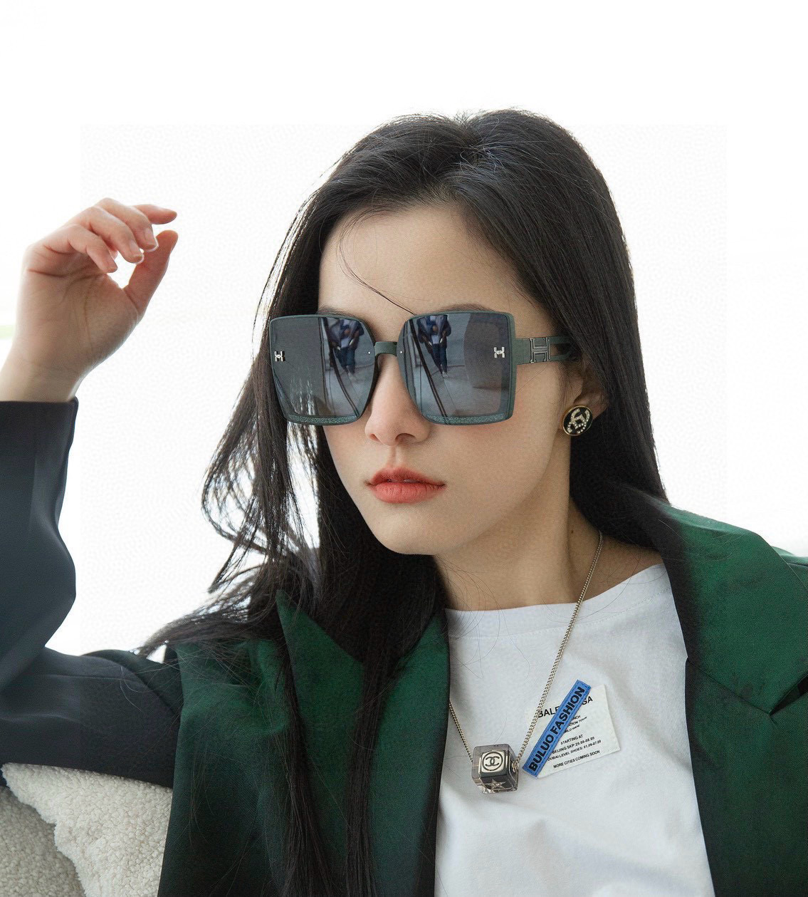 NO:579895,[TR Polarized Series] Hermes’ classic square frame design, regardless of face shape, looks very elegant whether paired with a coat or a dress. Nylon polarized lenses prevent ultraviolet rays. Model H7039 glasses, sunglasses, sunglasses, glasses, hermes, skirts19860909【TR偏光系列】爱马仕经典的方框设计,不挑脸型,无论搭配大衣还是连衣裙都非常显气质尼龙偏光镜片预防紫外线 型号H7039眼镜墨镜太阳镜,眼镜,hermes,skirts,glasses