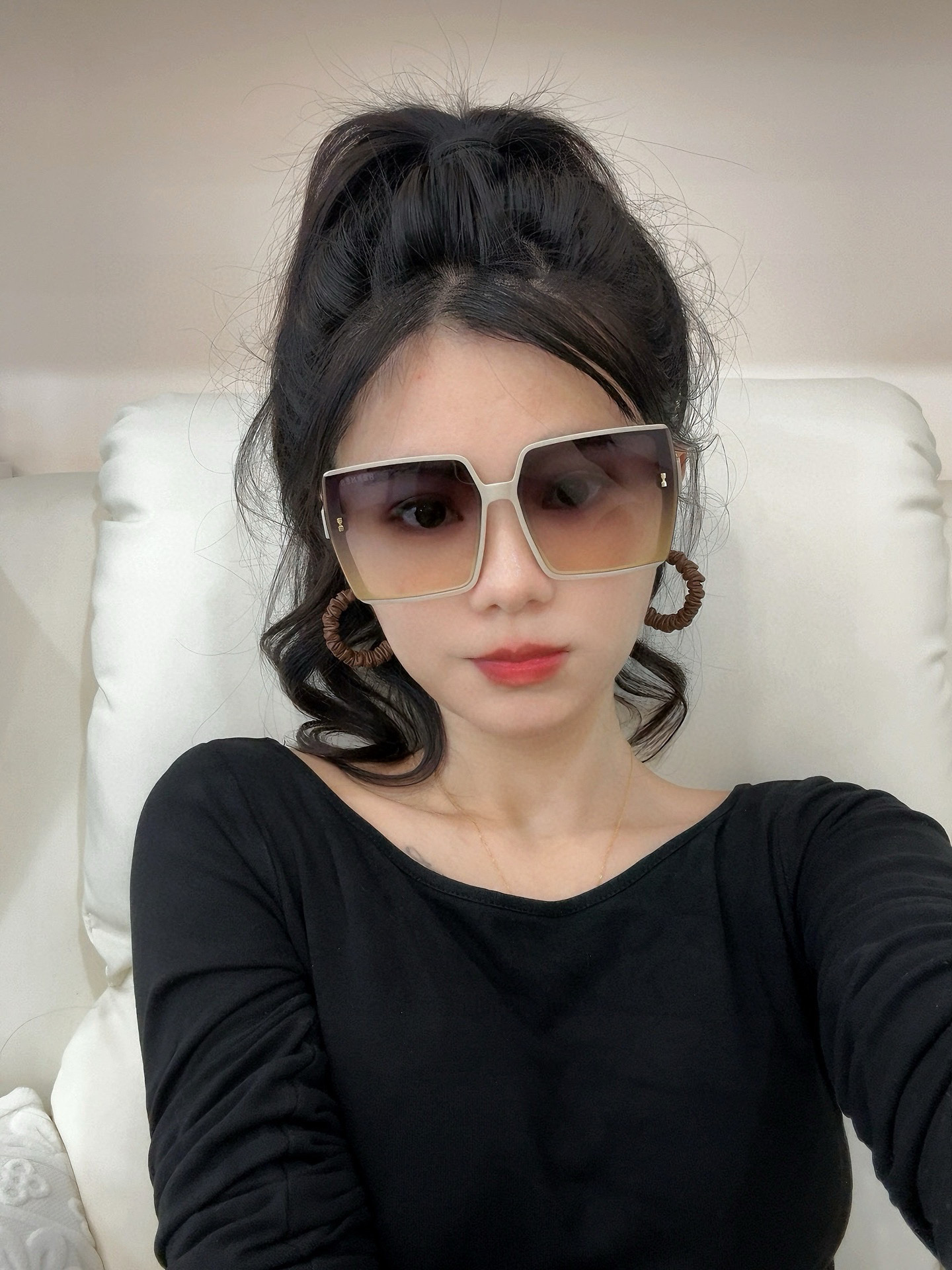 NO:574189,[TR Nylon Series] Hermes’ classic square frame design, regardless of face shape, looks very elegant whether paired with a coat or a dress. Nylon lenses prevent ultraviolet rays. Model H8780 glasses, sunglasses, sunglasses, glasses, hermes, skirts19860909【TR尼龙系列】爱马仕经典的方框设计,不挑脸型,无论搭配大衣还是连衣裙都非常显气质尼龙镜片预防紫外线 型号H8780眼镜墨镜太阳镜,眼镜,hermes,skirts,glasses