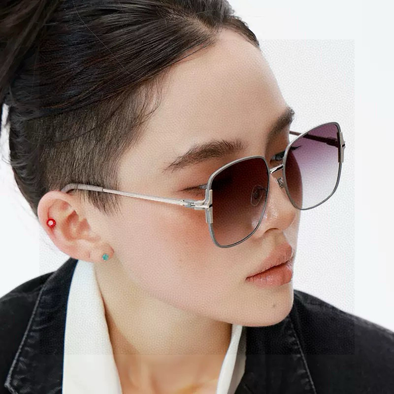 NO:574192,[Nylon Polarized Series] GUCCI sunglasses are designed with dark round frames, regardless of face shape, and look very elegant whether paired with a coat or a dress. Nylon polarized lenses prevent ultraviolet rays. Model G8639 glasses, sunglasses, sunglasses, glasses, gucci, skirts19860909【尼龙偏光系列】GUCCI太阳镜墨圆框设计,不挑脸型,无论搭配大衣还是连衣裙都非常显气质尼龙偏光镜片预防紫外线 型号G8639眼镜墨镜太阳镜,眼镜,gucci,skirts,glasses