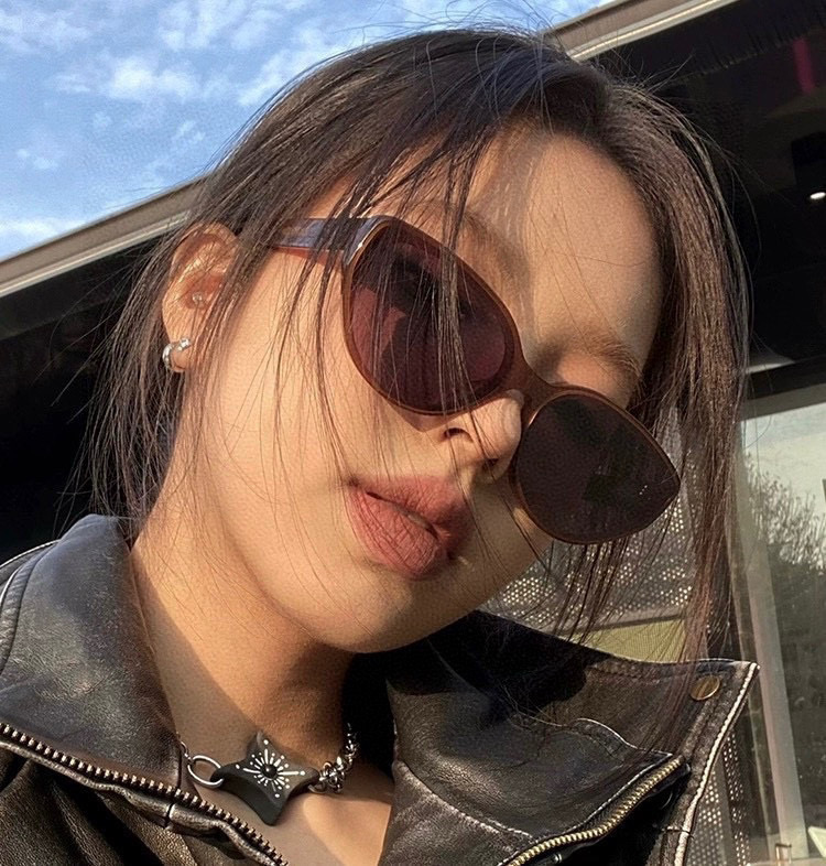 NO:580042,Balenciaga's 2025 spring new all-in-one mirrors, small-frame sunglasses for men and women, popular large-frame nylon sunglasses, super stylish and cool, strong brand design on the temples, nice~~~ Model BL8602 glasses, sunglasses, sunglasses, glasses, balenciaga19860909巴黎世家2025开春新款一体镜 小框太阳镜男女同款  爆款大框尼龙太阳镜 超逼格超酷 镜腿品牌设计感强 nice~~~ 型号BL8602眼镜墨镜太阳镜,眼镜,balenciaga,glasses