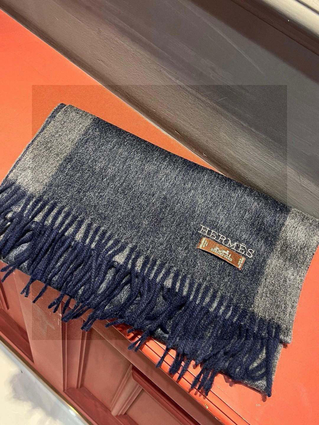 ✨✨太美了😍 爱马仕 情侣款 美到要尖叫😱专柜最新款🎊英伦欧美范儿 又是一款即时尚又实用的大围巾&长巾，