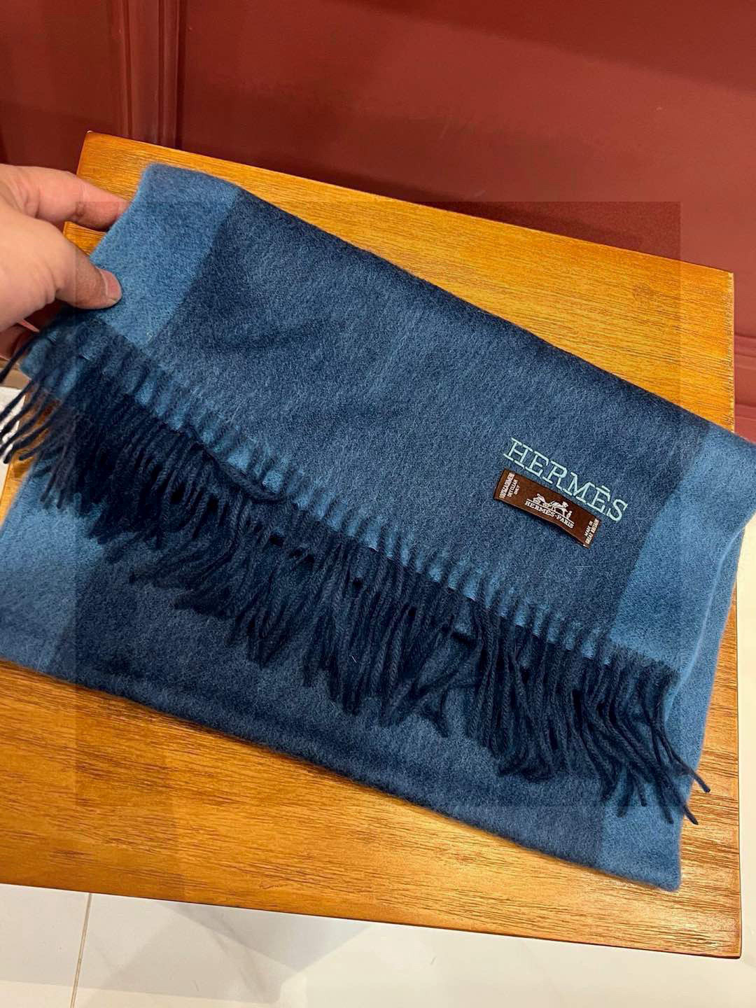 ✨✨太美了😍 爱马仕 情侣款 美到要尖叫😱专柜最新款🎊英伦欧美范儿 又是一款即时尚又实用的大围巾&长巾，