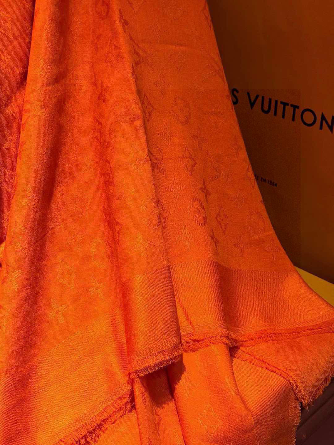 LV 提花真丝羊绒款，最高级的原单尾货，这才是硬货❗️不负众望，终于等到了你们心念念的LV专柜爆炸款新货