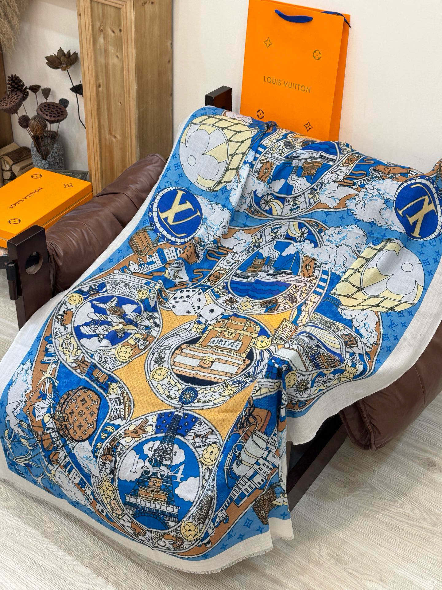 又时髦又百搭！LV新款老花长巾】提升气质和品味的好单品！！四季必备！！真的无敌实用！！Lv难得的羊绒长巾