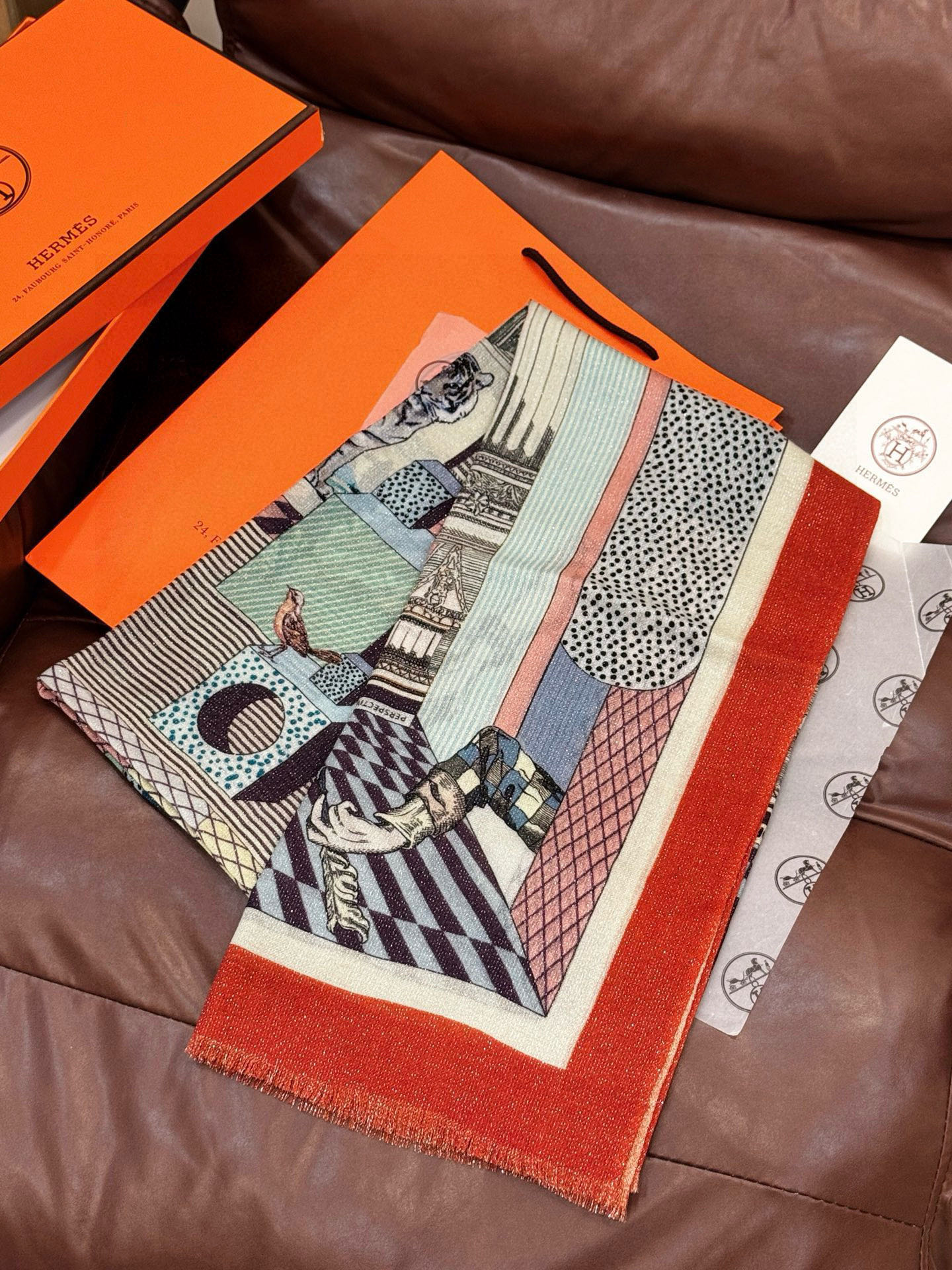 会发光发亮的围巾 爱马仕 专柜同步 买了都说好看羊绒印花‼️推荐💕顶级工艺超值‼️爱马仕专柜爆款🎁🎁羊绒