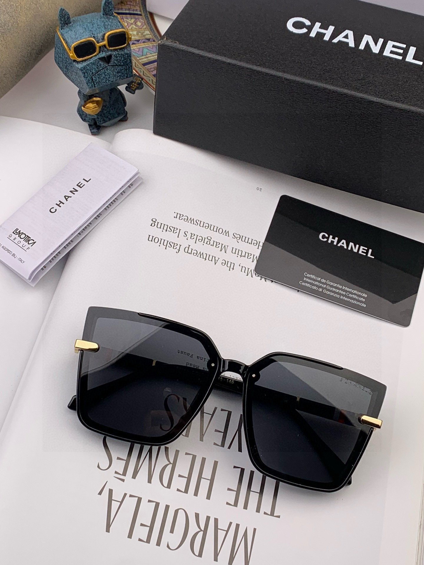 香奈儿 女士太阳镜🎒2025 新款 最潮时尚太阳镜👓👕出行必备👒👠潮人必备[呲牙][呲牙] 高档金属镶钻