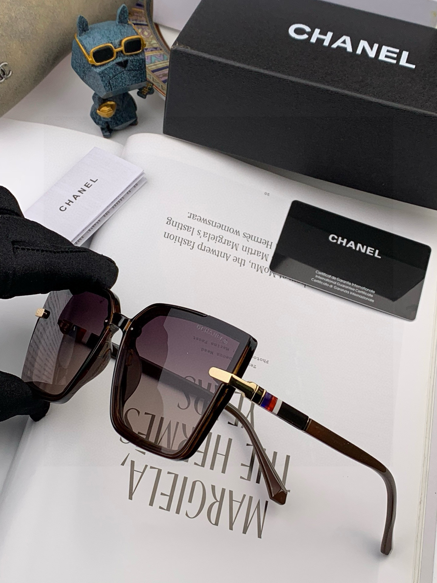 香奈儿 女士太阳镜🎒2025 新款 最潮时尚太阳镜👓👕出行必备👒👠潮人必备[呲牙][呲牙] 高档金属镶钻