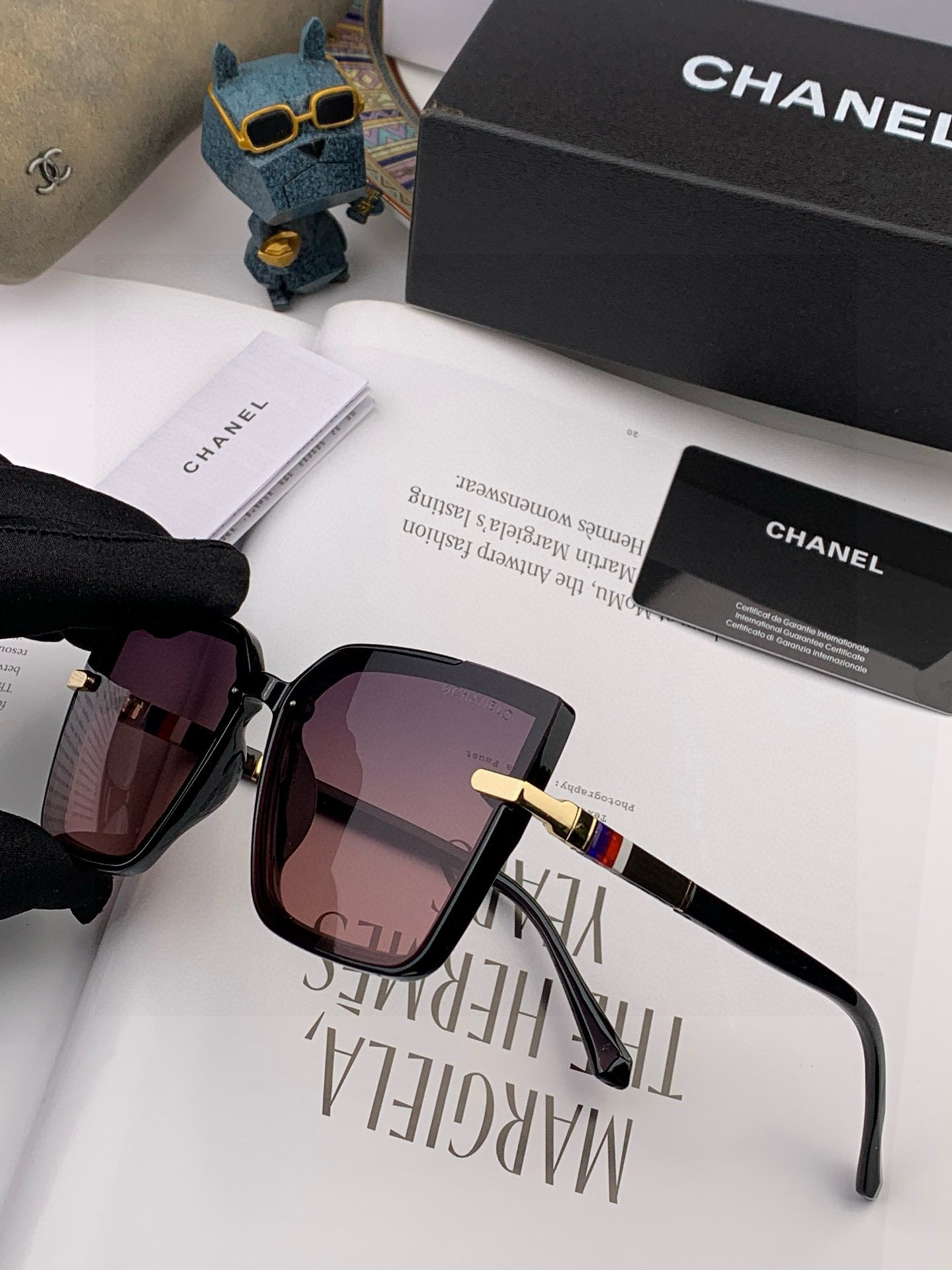 香奈儿 女士太阳镜🎒2025 新款 最潮时尚太阳镜👓👕出行必备👒👠潮人必备[呲牙][呲牙] 高档金属镶钻