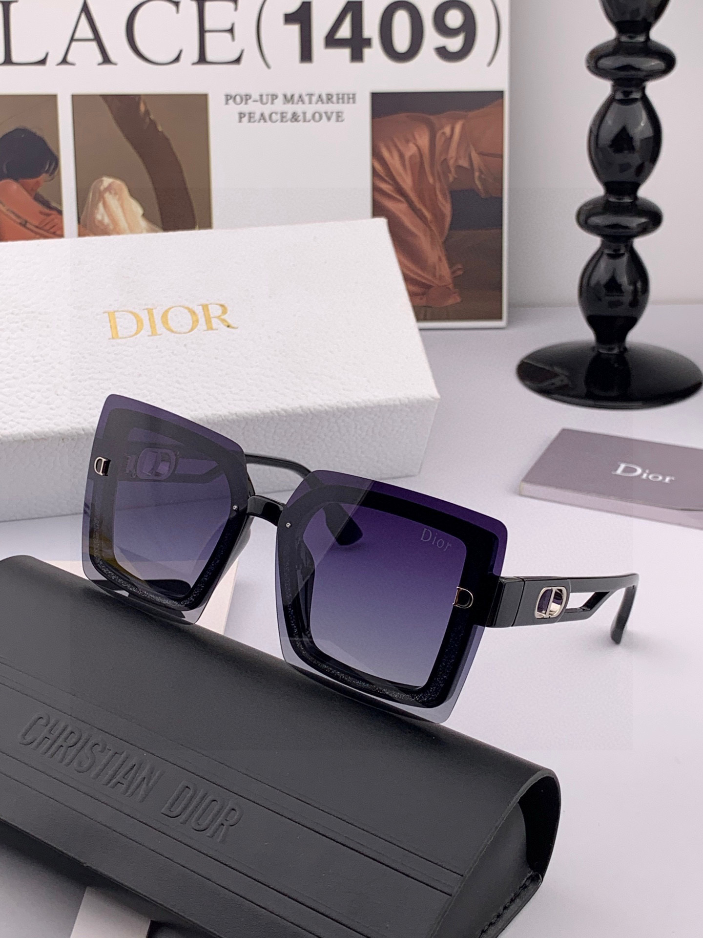 Dior2025新款偏光太阳镜 款式多 。经典的方框设计，不挑脸型，无论搭配大衣还是连衣裙都非常显气质 