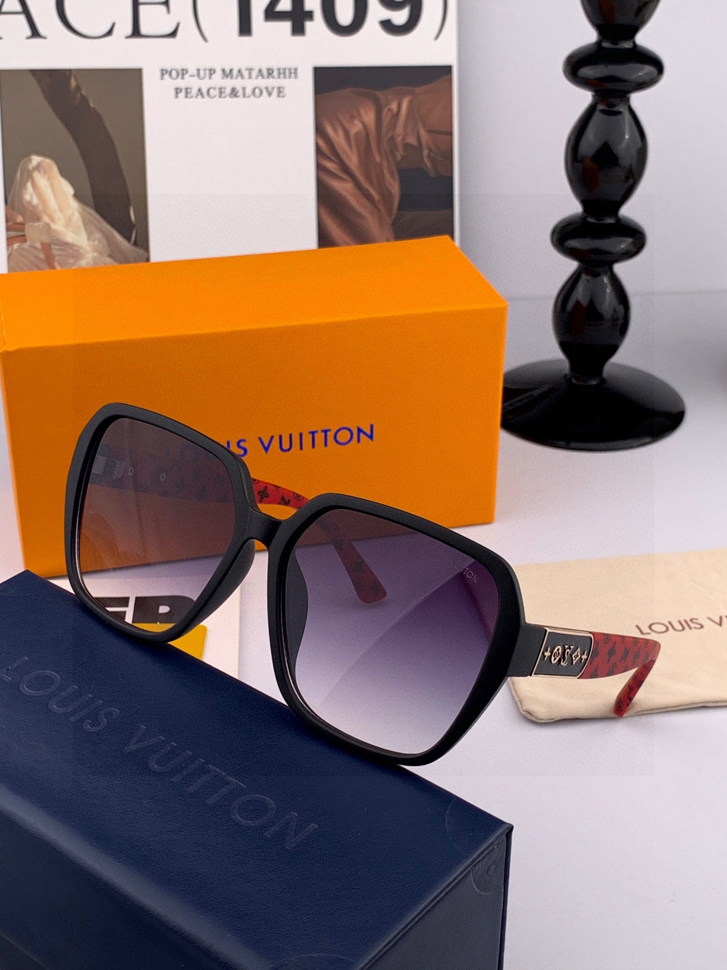 LV 2025年开春新款 潮流爆款 时尚方框太阳镜 高品质 佩戴舒适 网红潮款墨镜 型号L3305